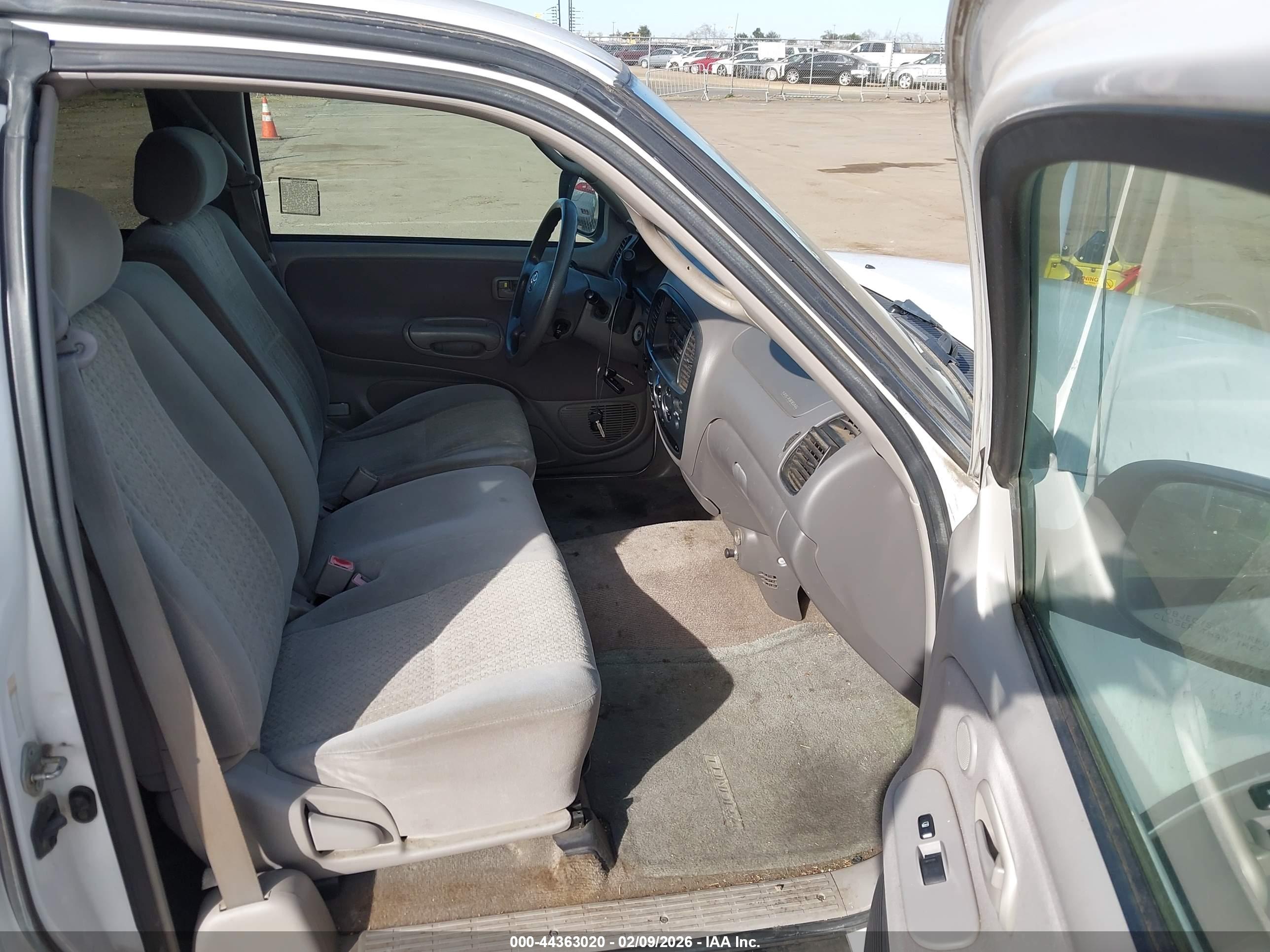 TOYOTA TUNDRA image 5