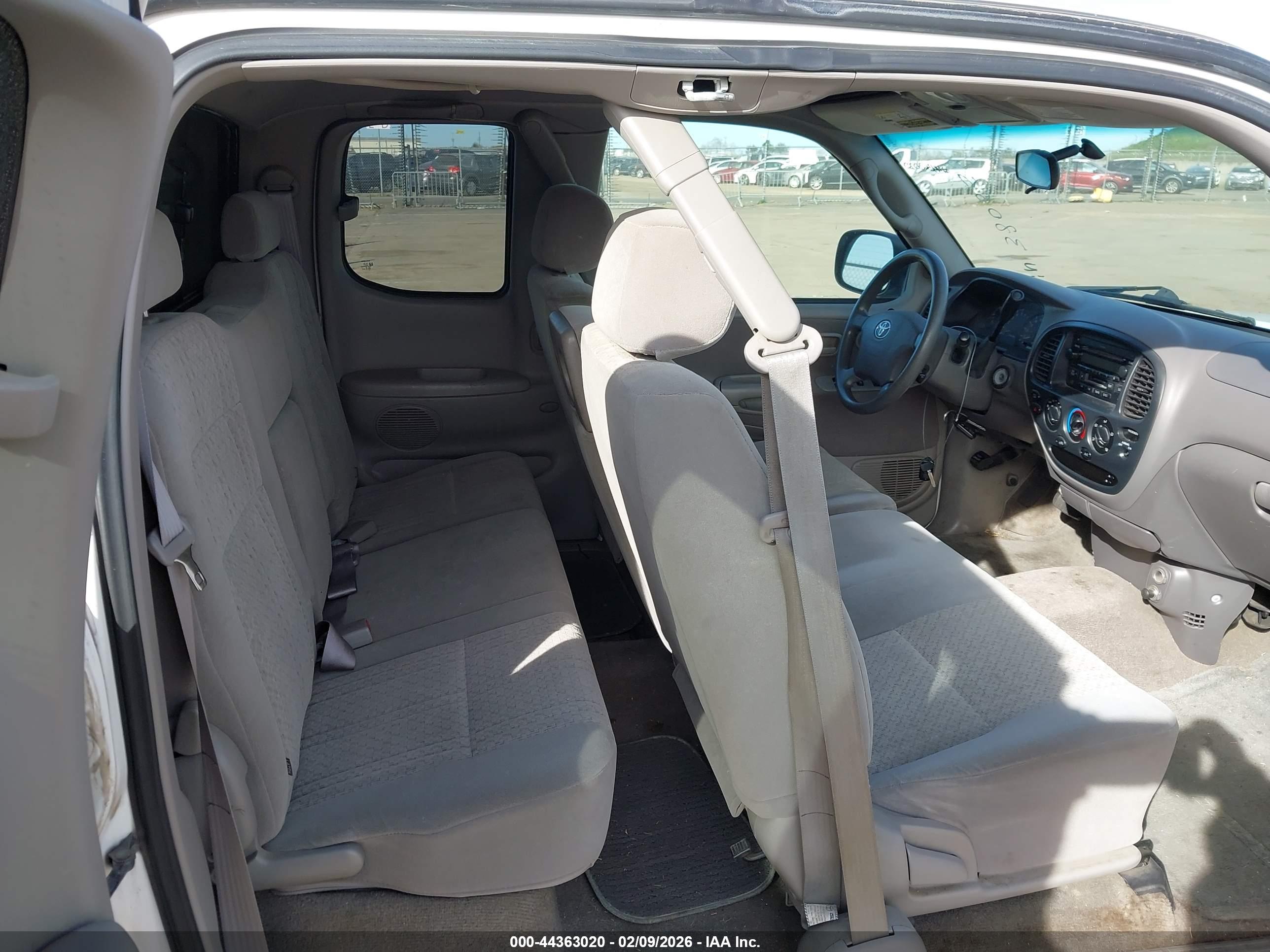 TOYOTA TUNDRA image 8