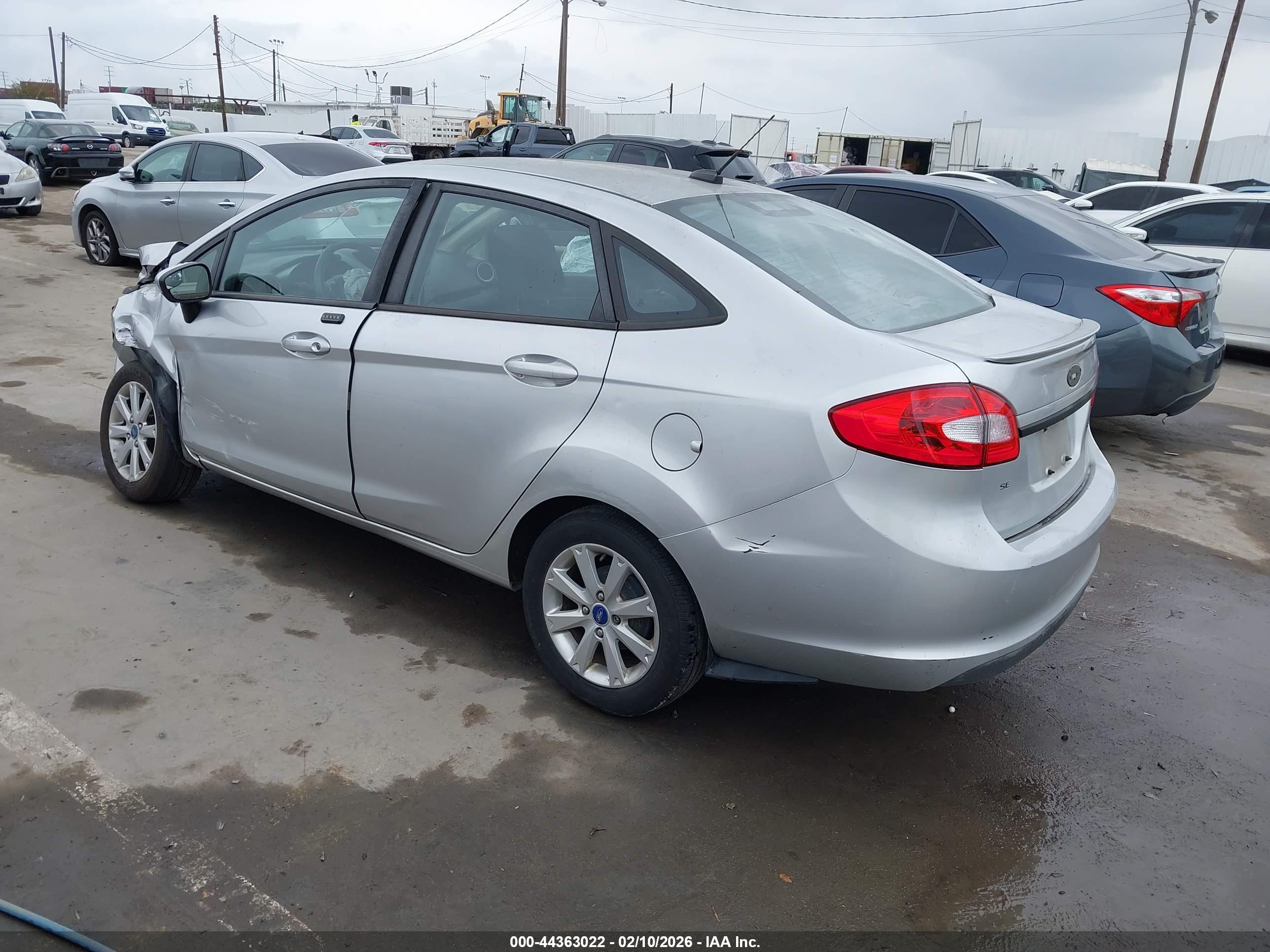 FORD FIESTA image 3