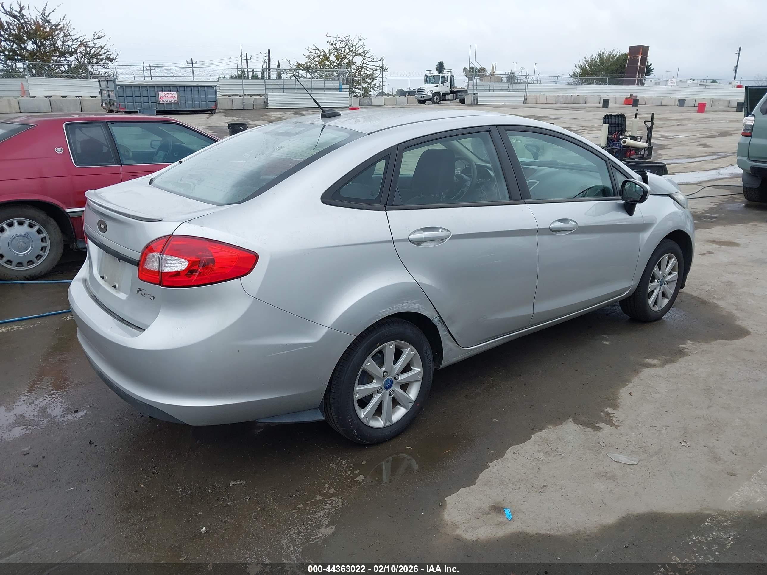 FORD FIESTA image 4