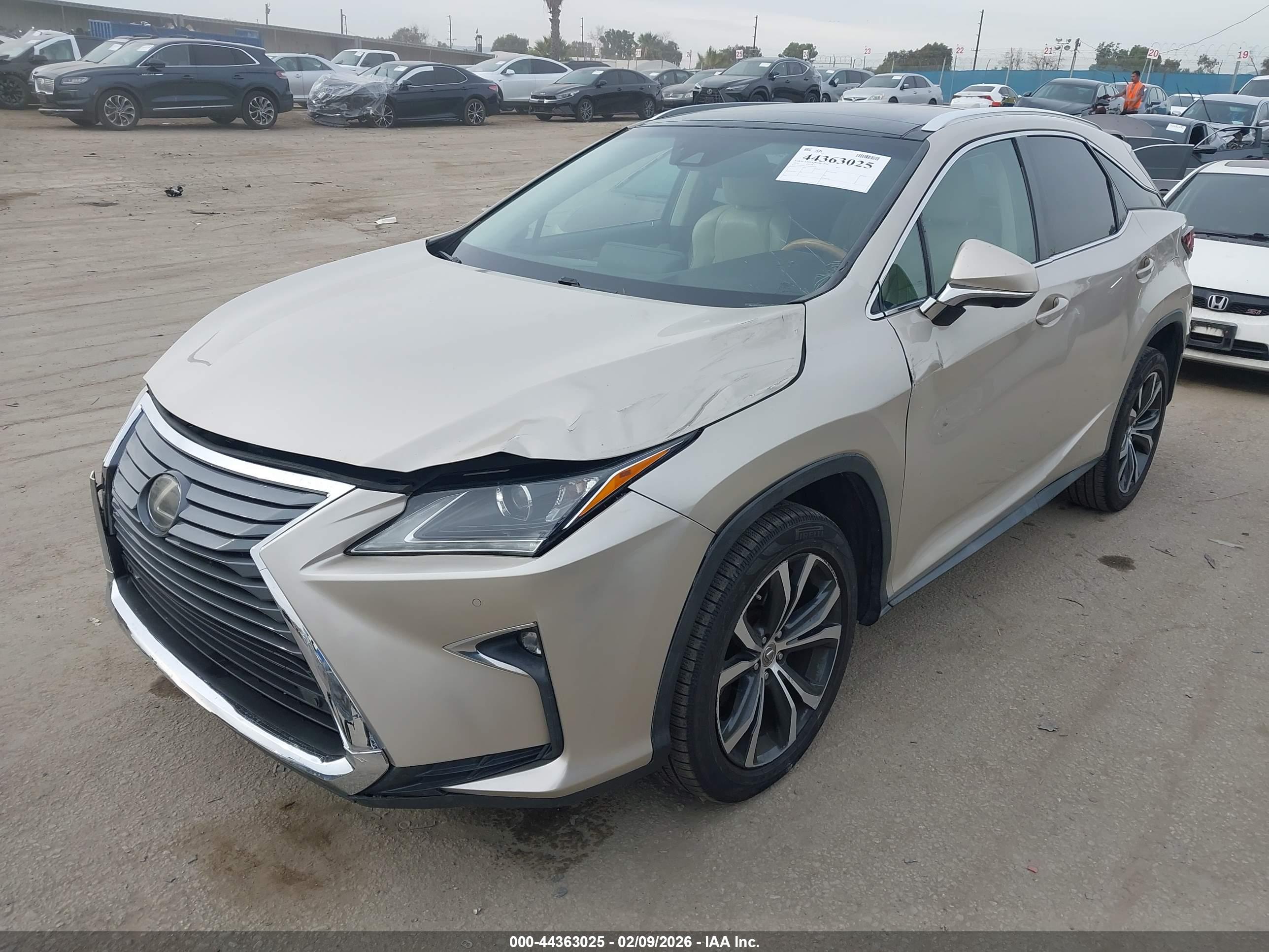 LEXUS RX image 2