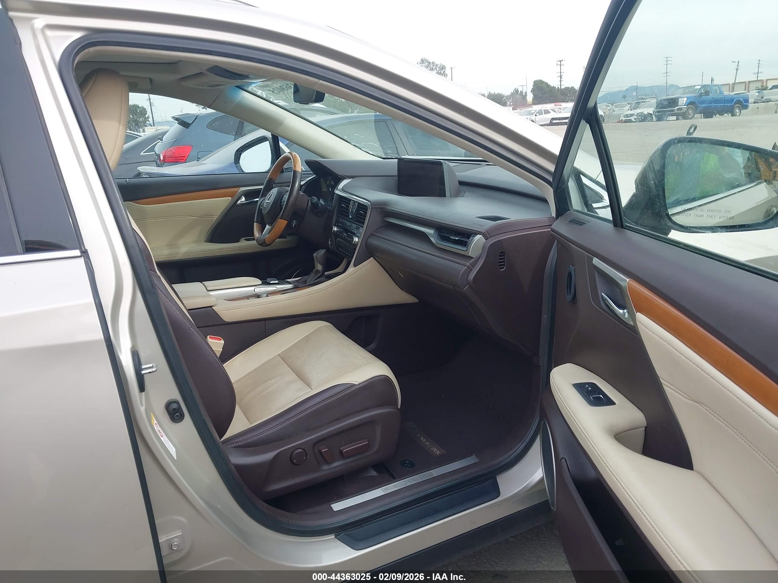 LEXUS RX image 5
