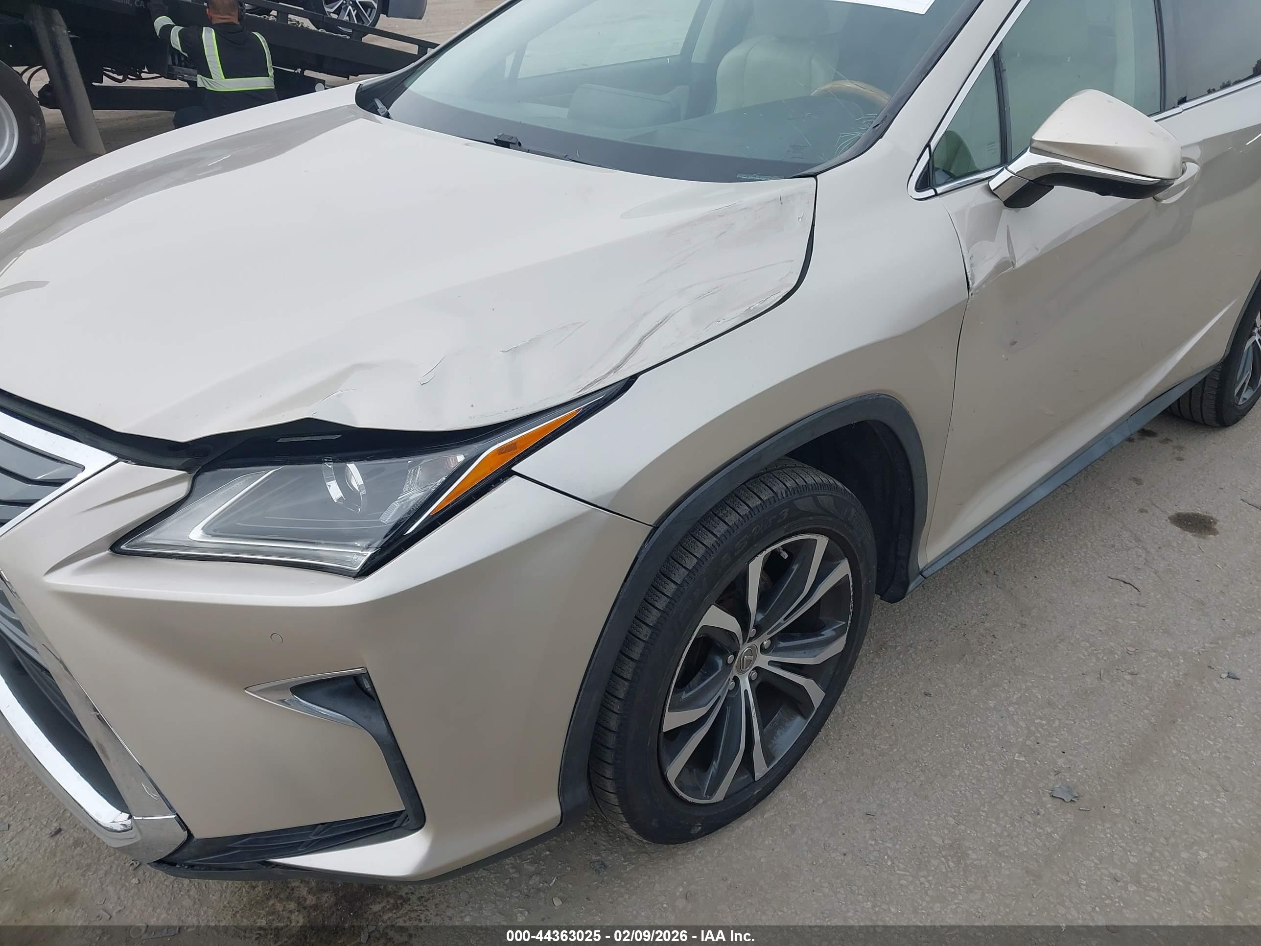 LEXUS RX image 6