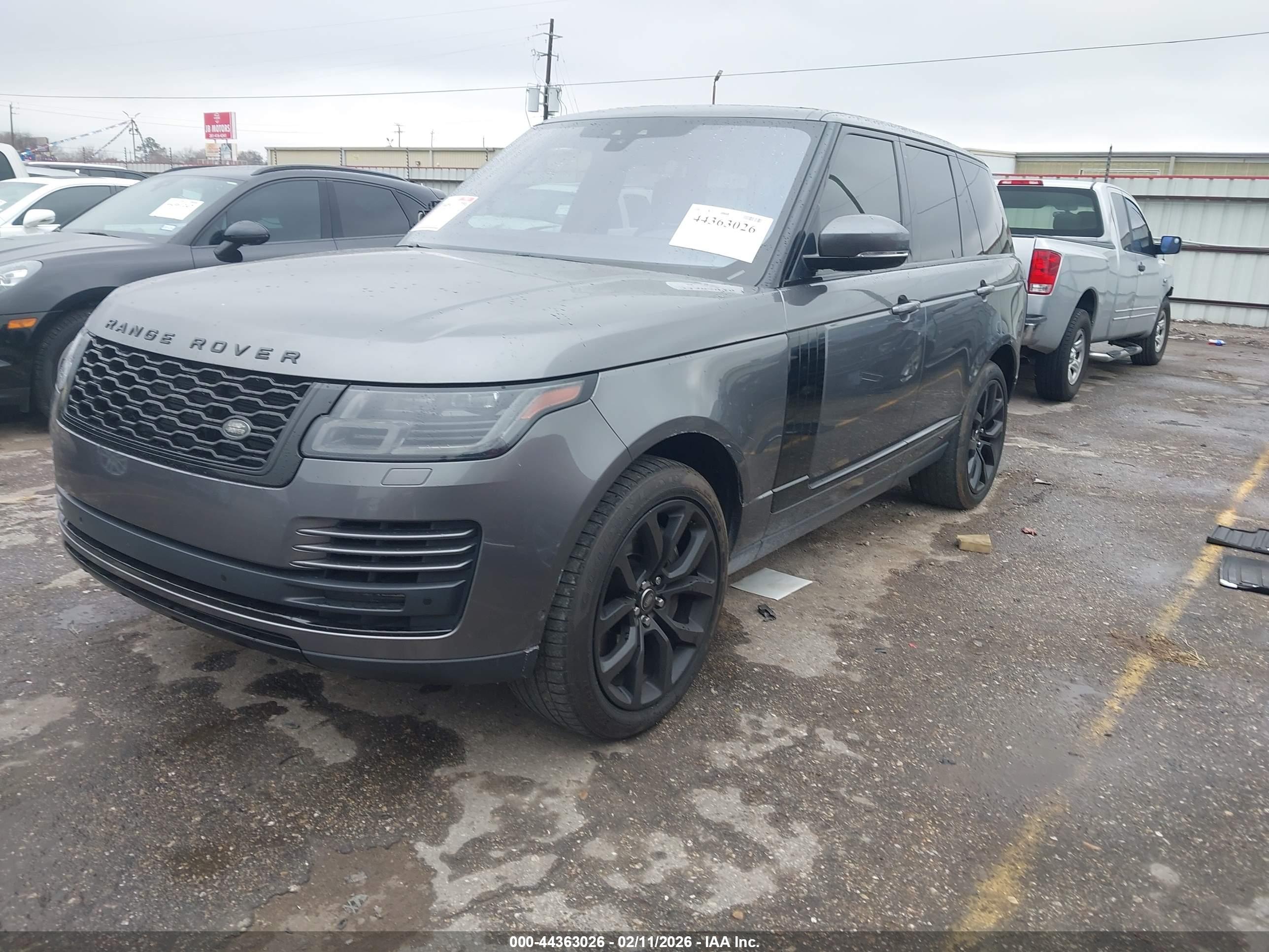 LAND ROVER image 2