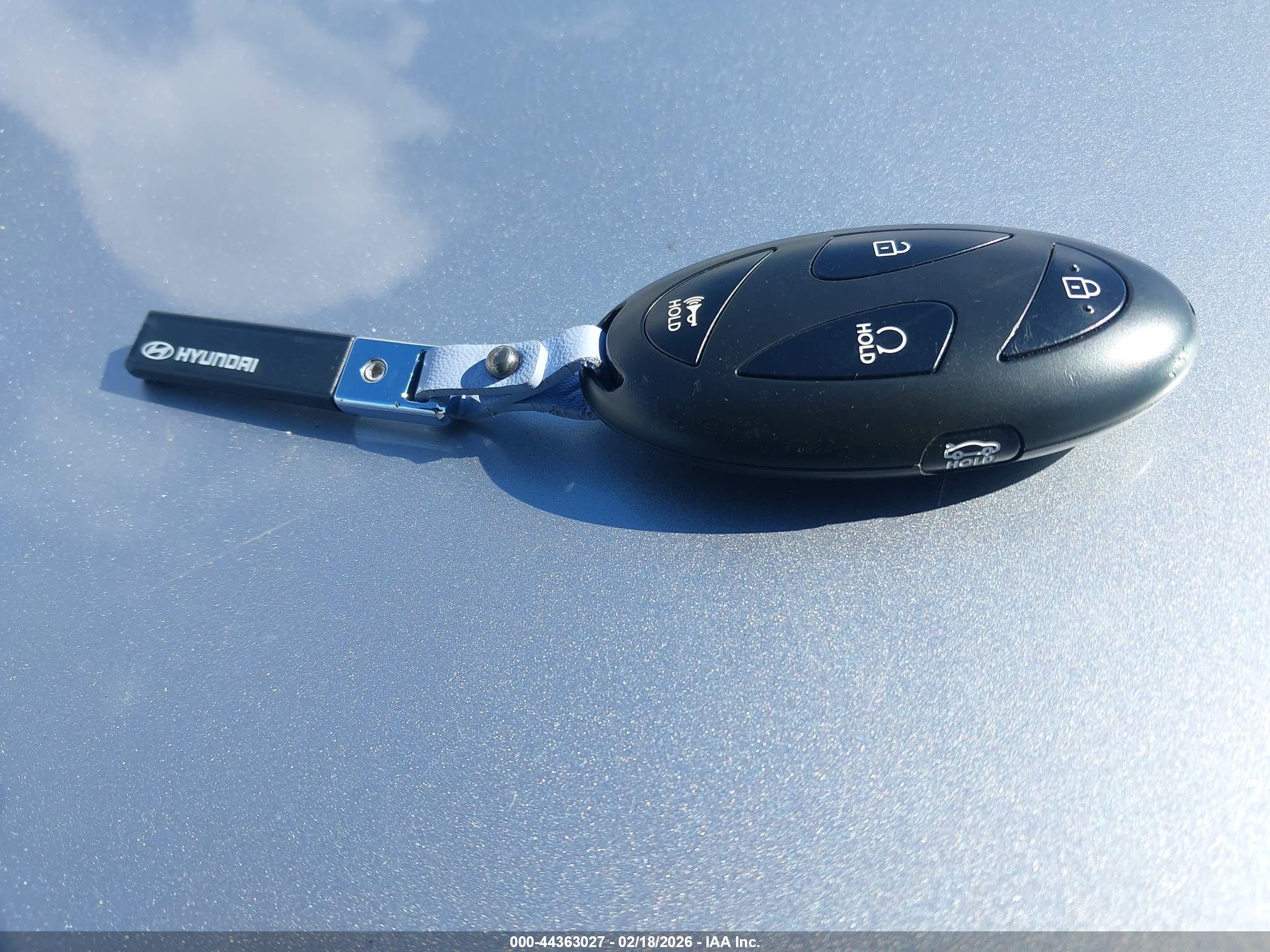 HYUNDAI ELANTRA image 11