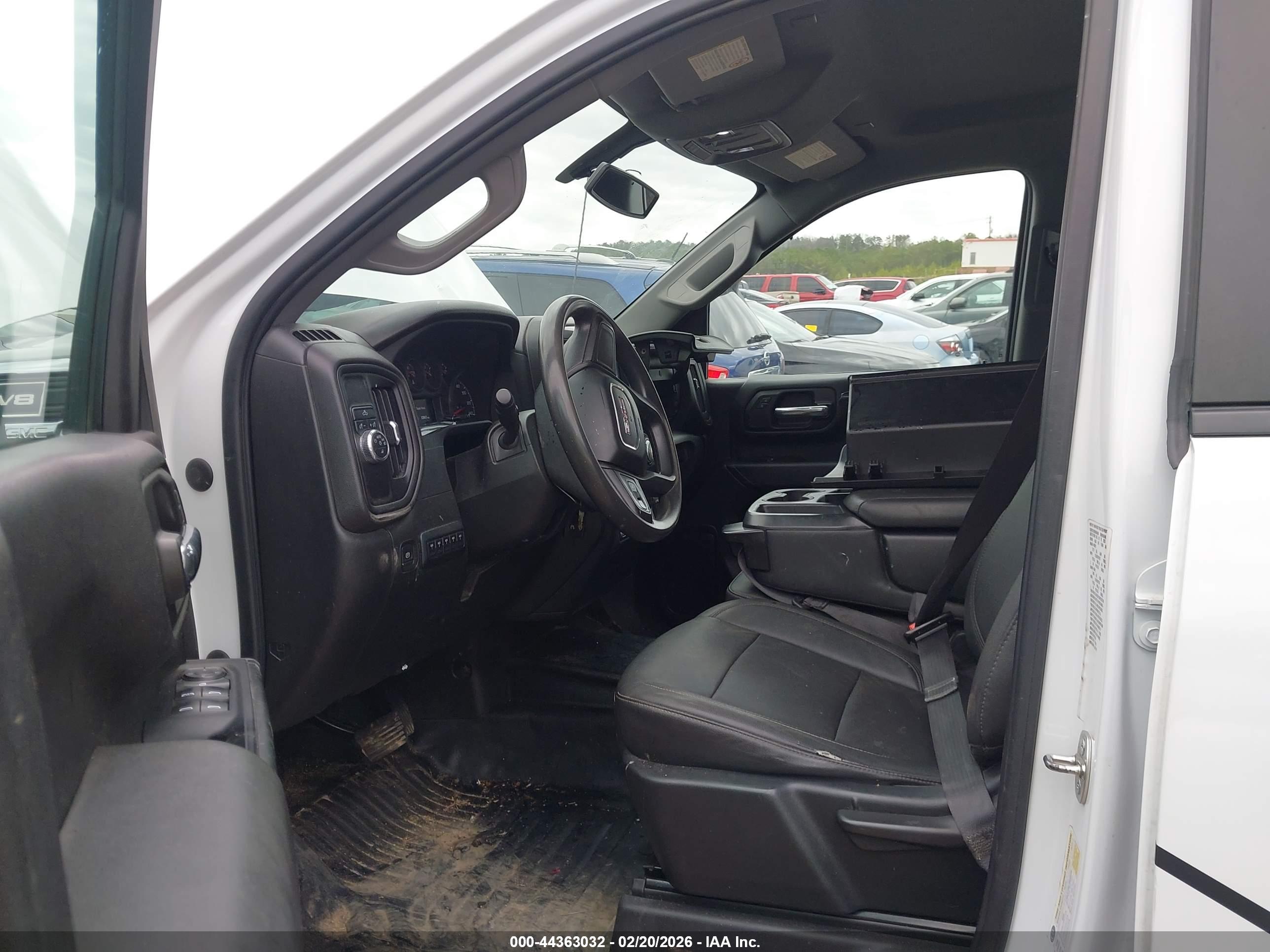 GMC SIERRA image 5