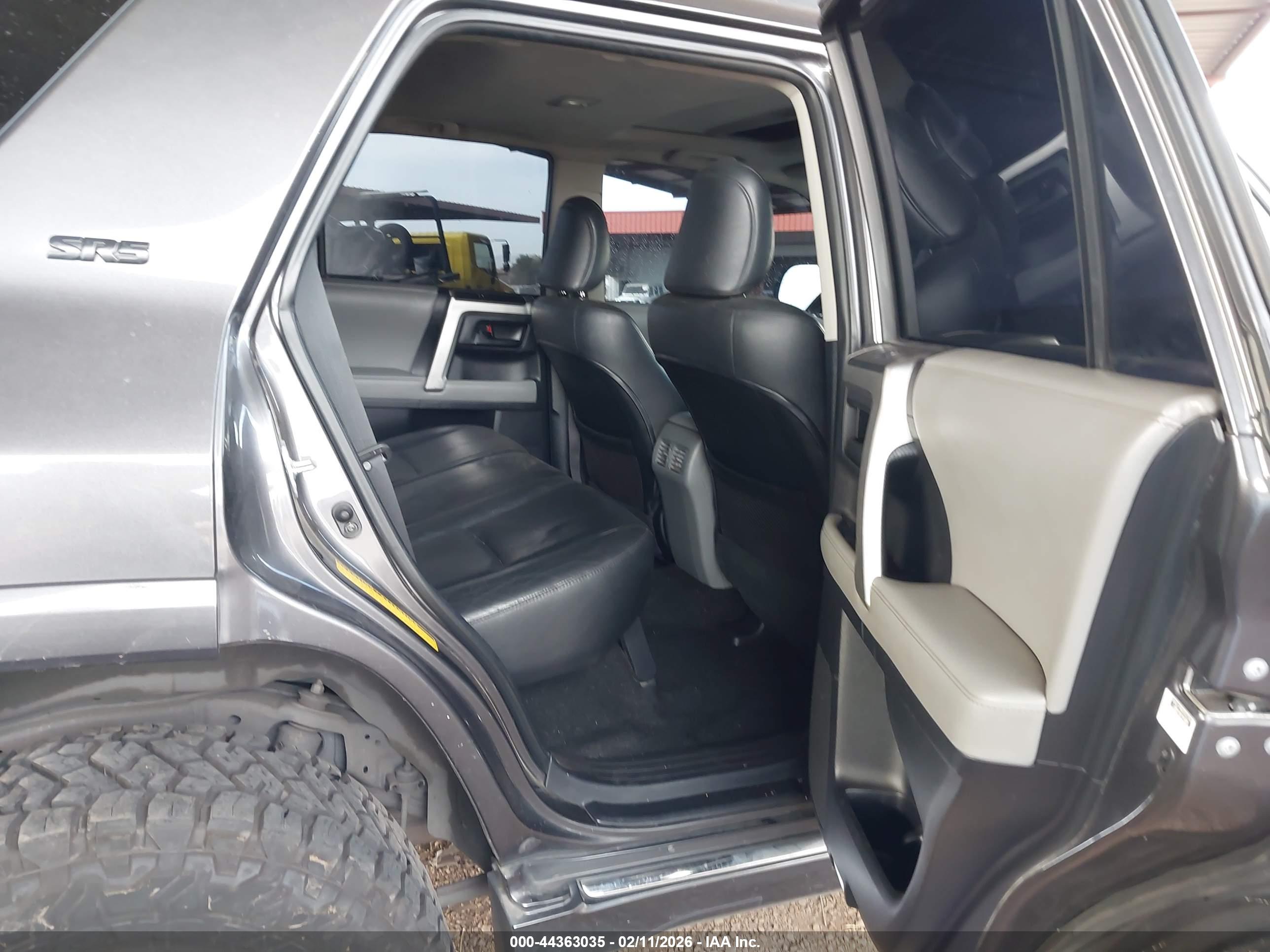 TOYOTA 4RUNNER image 8