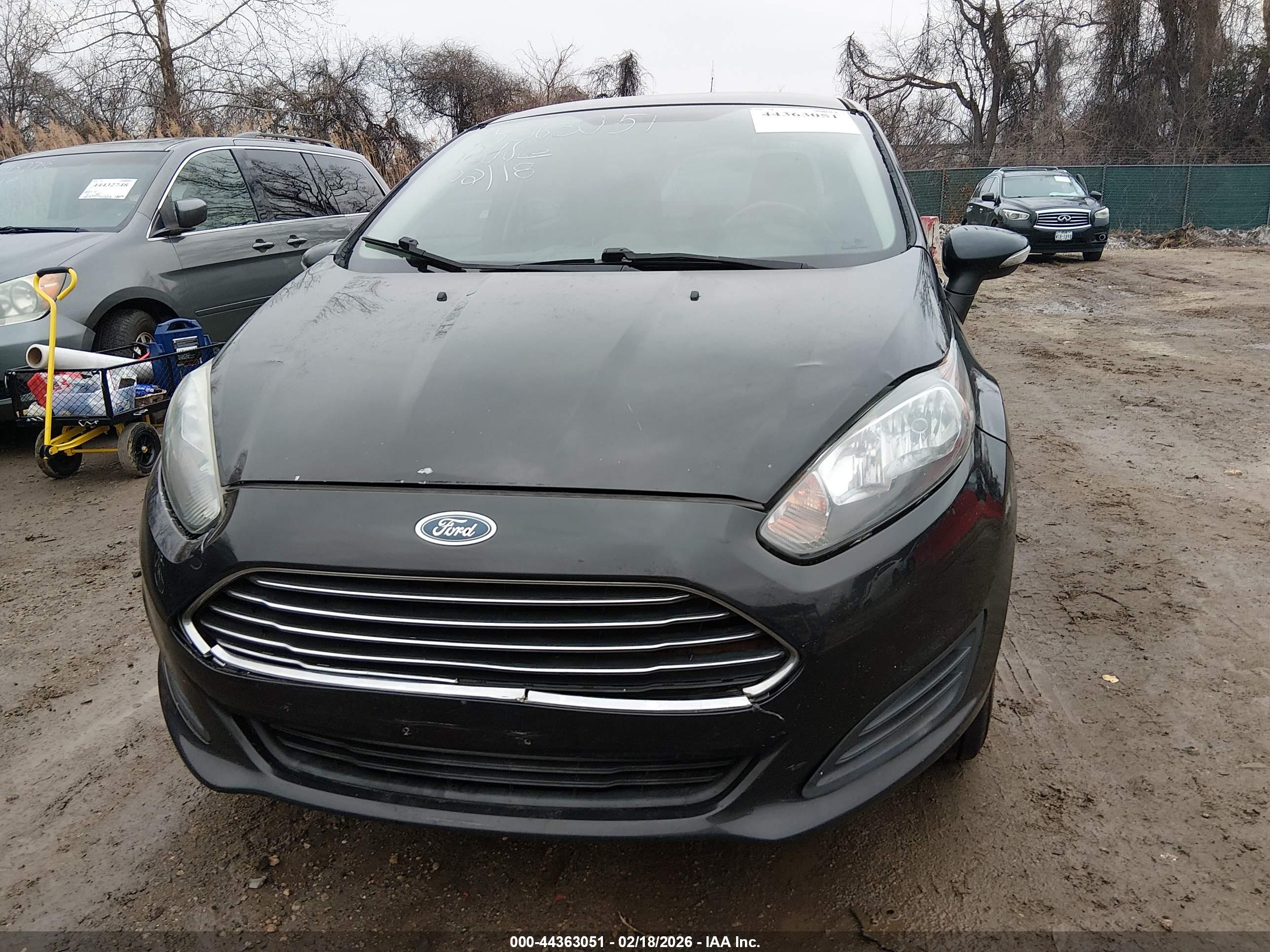 FORD FIESTA image 6