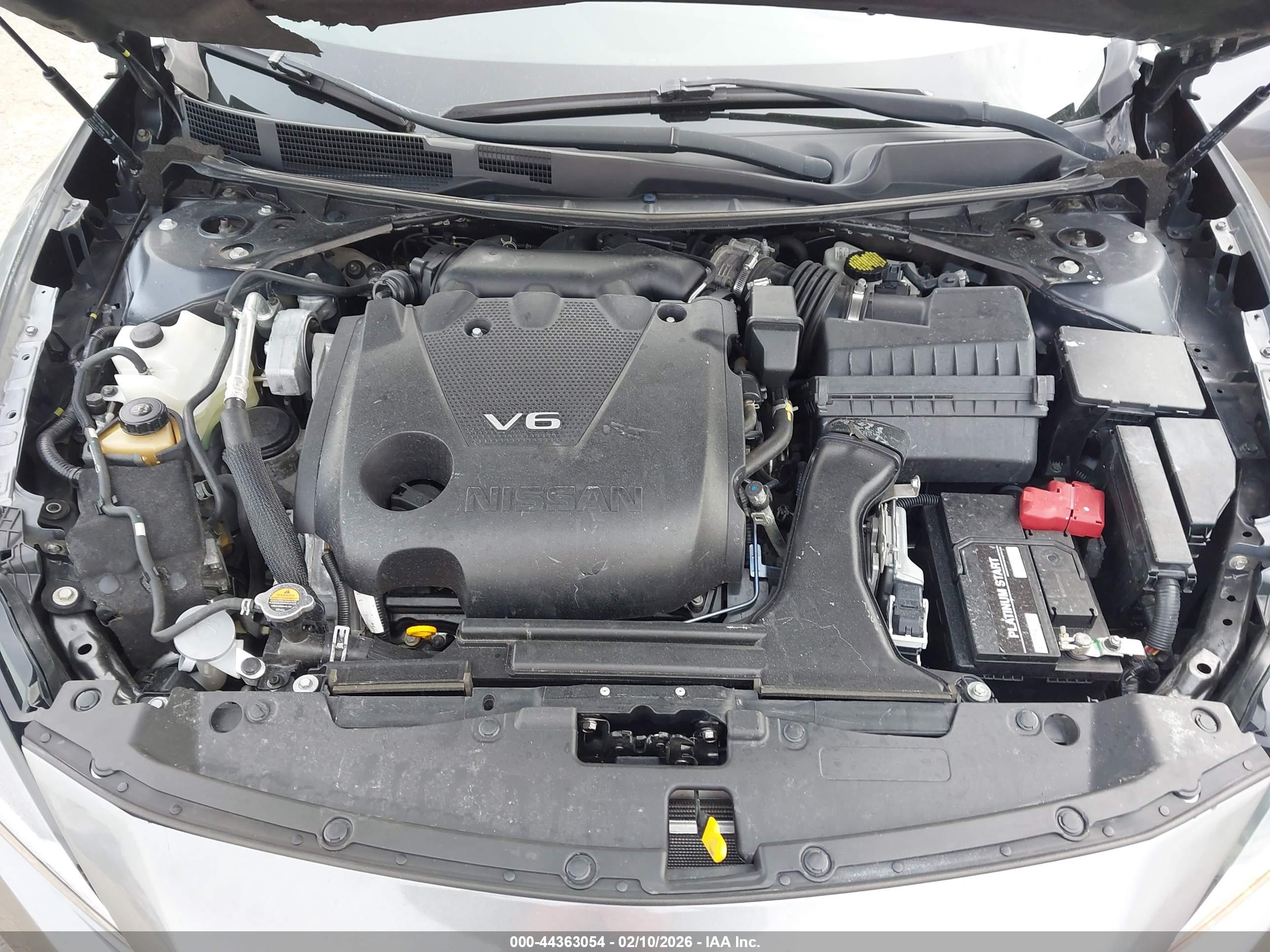 NISSAN MAXIMA image 10