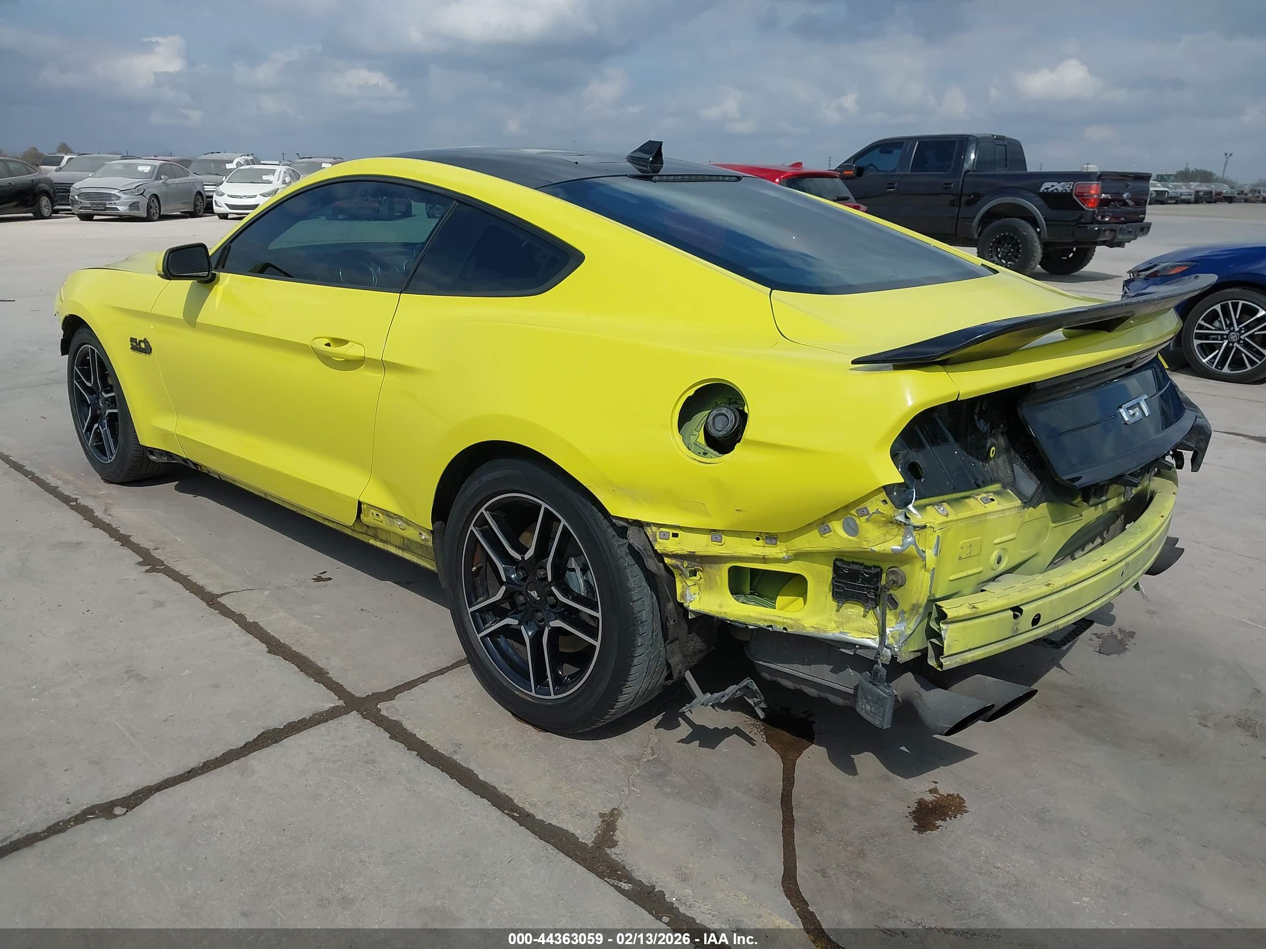 FORD MUSTANG image 3