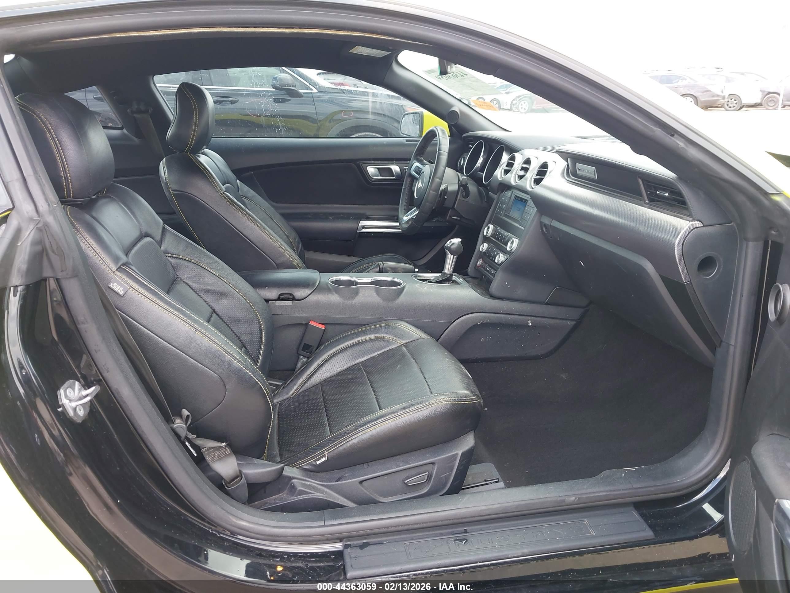 FORD MUSTANG image 5