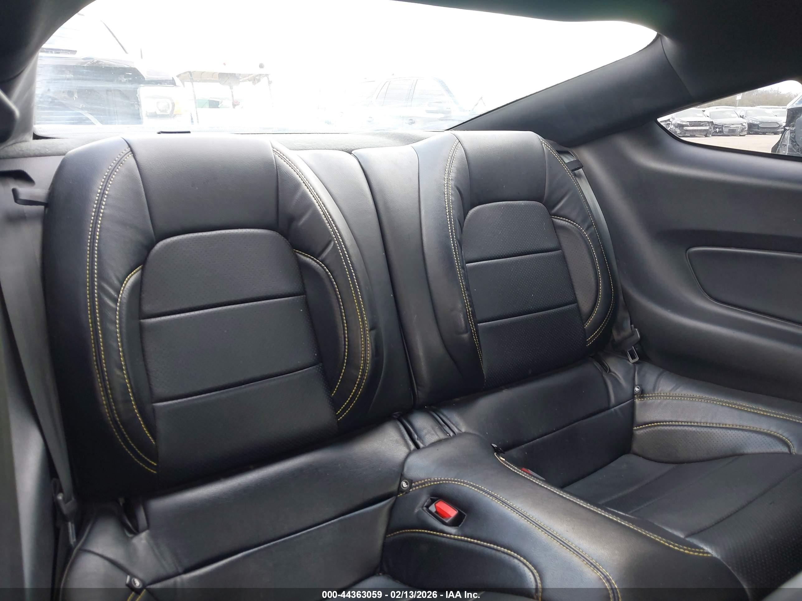 FORD MUSTANG image 8