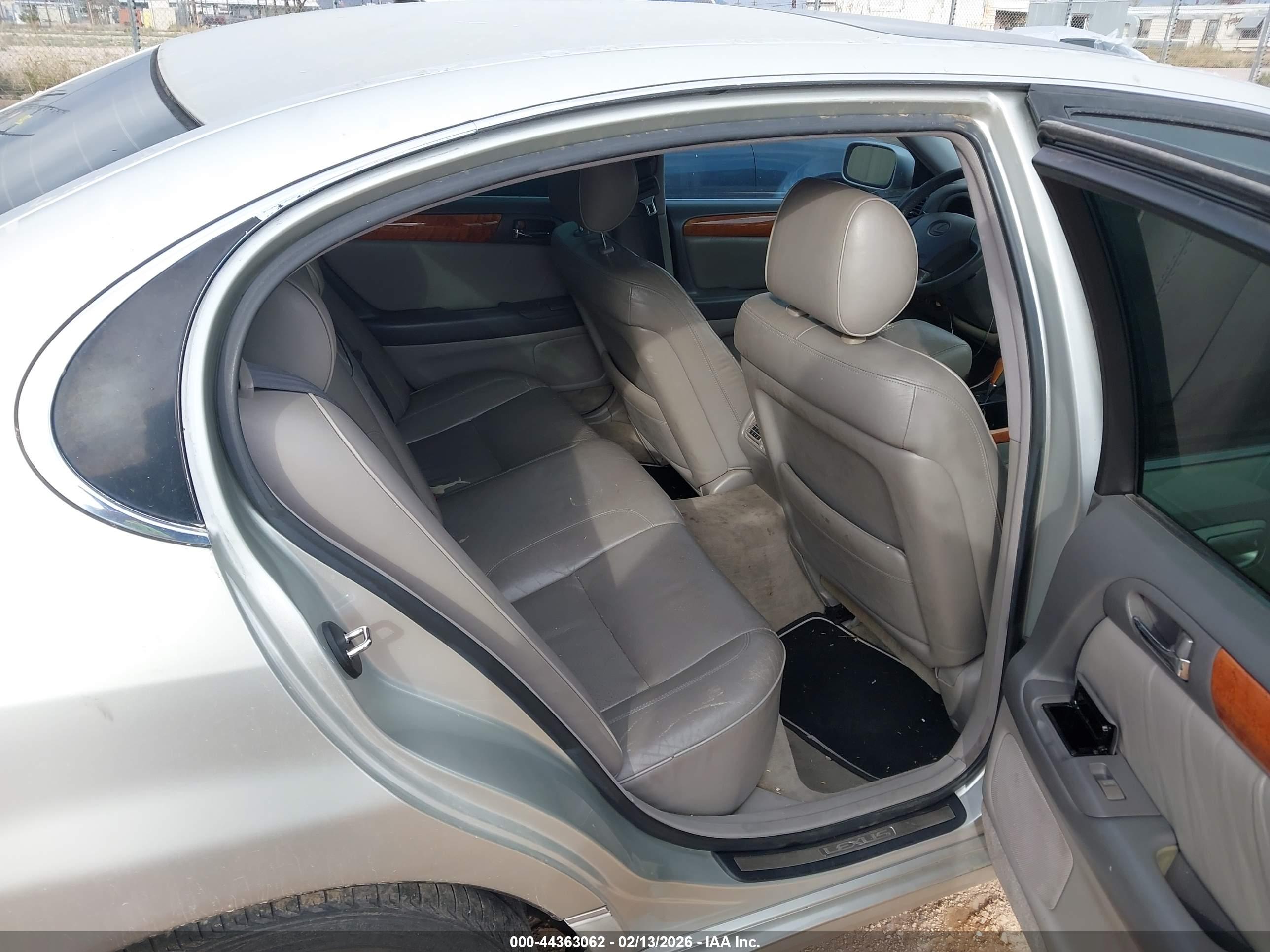 LEXUS GS image 8