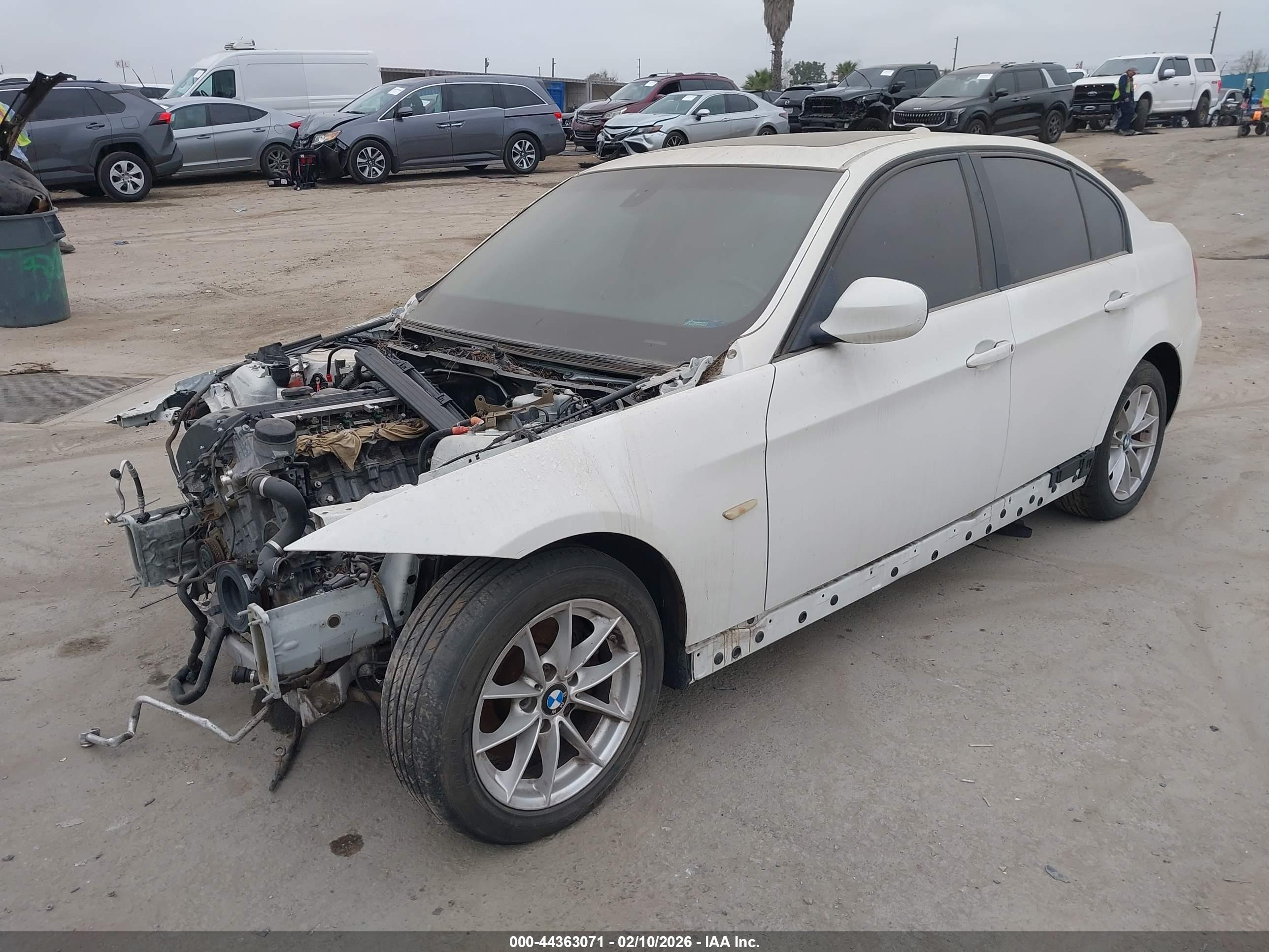 BMW 328I image 2