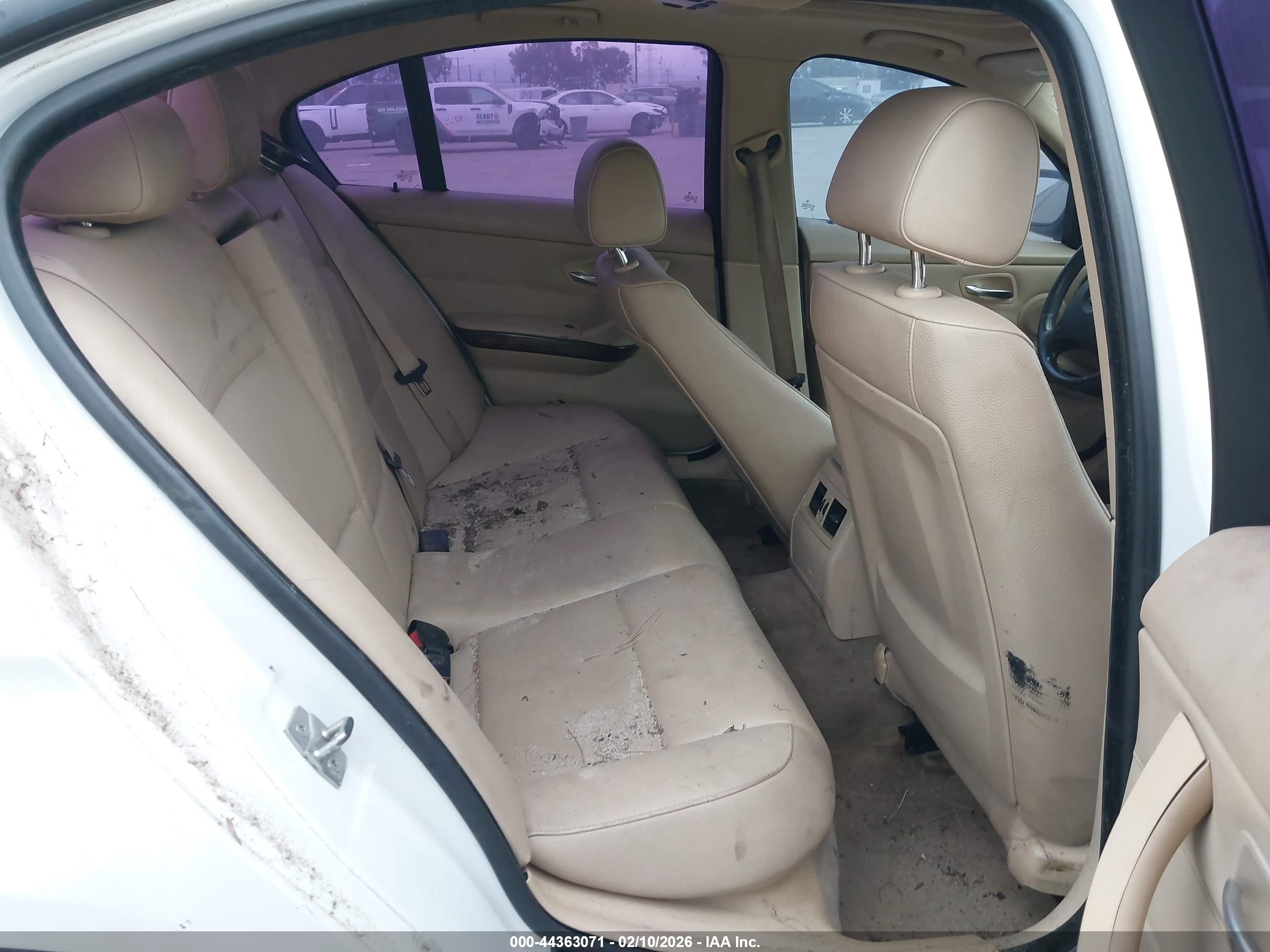 BMW 328I image 8