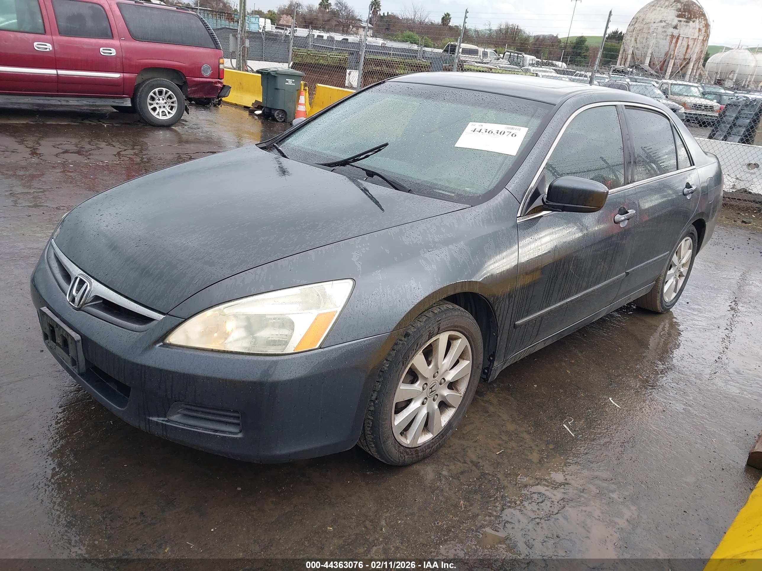 HONDA ACCORD image 2