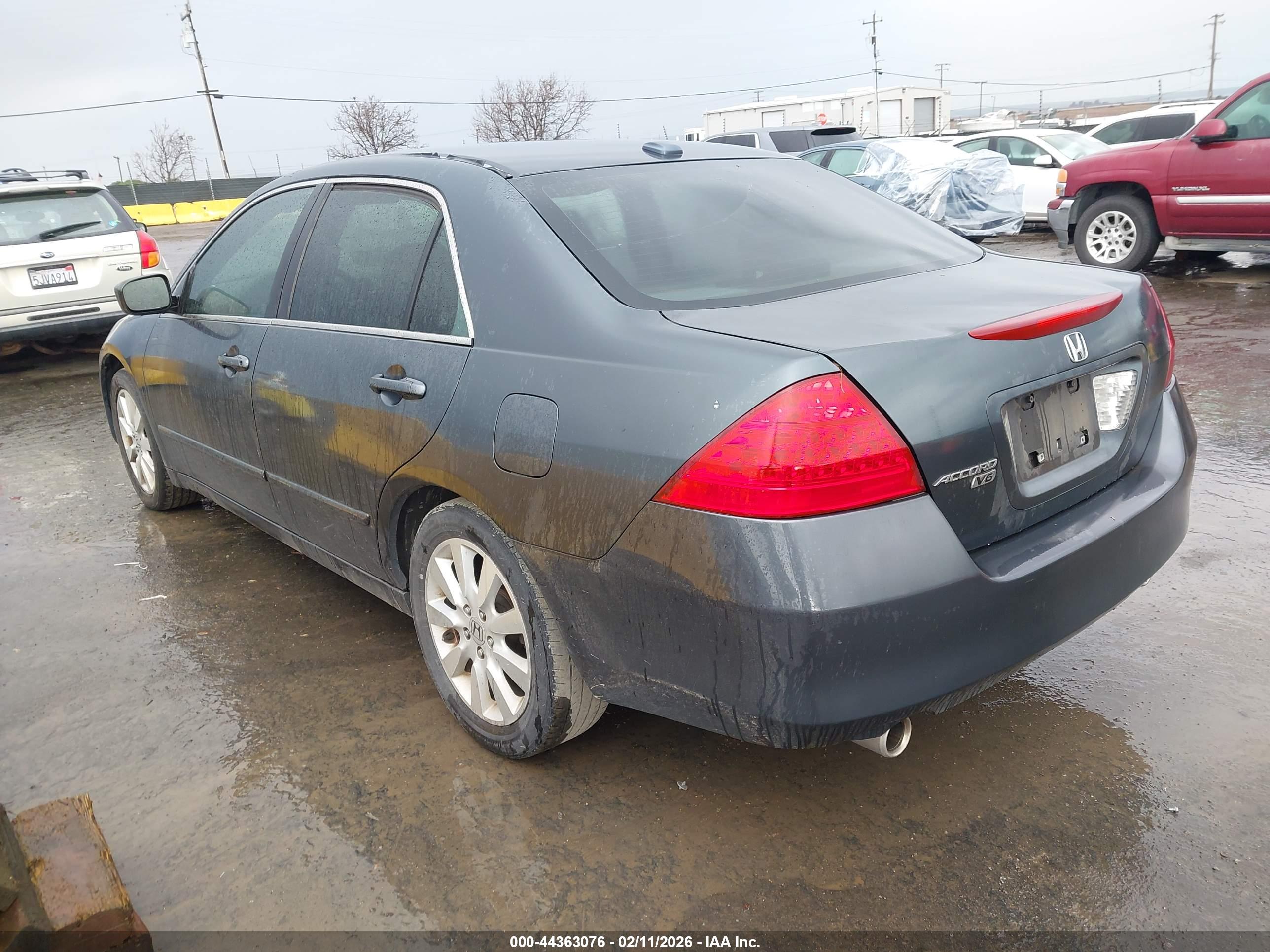 HONDA ACCORD image 3