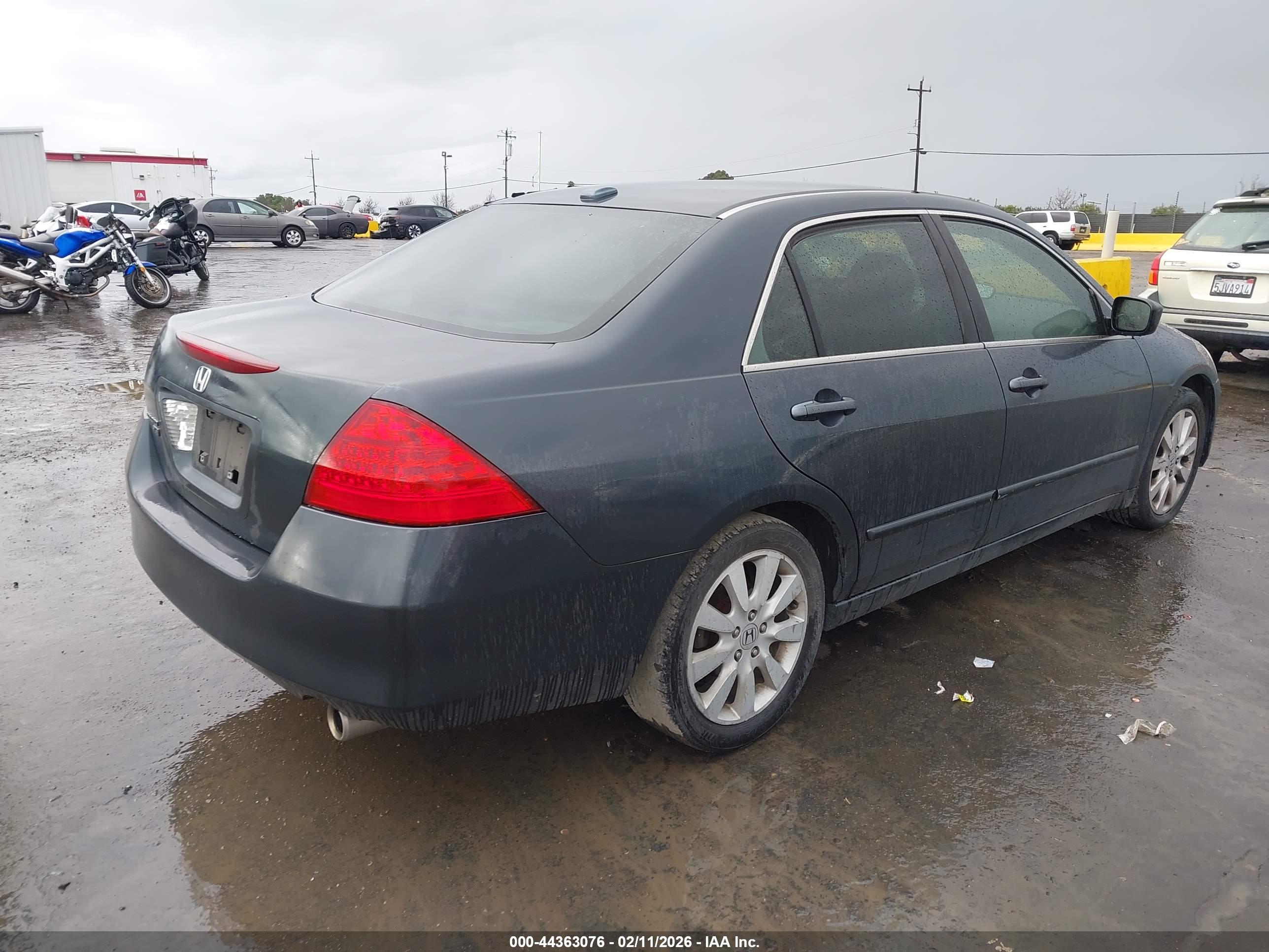 HONDA ACCORD image 4
