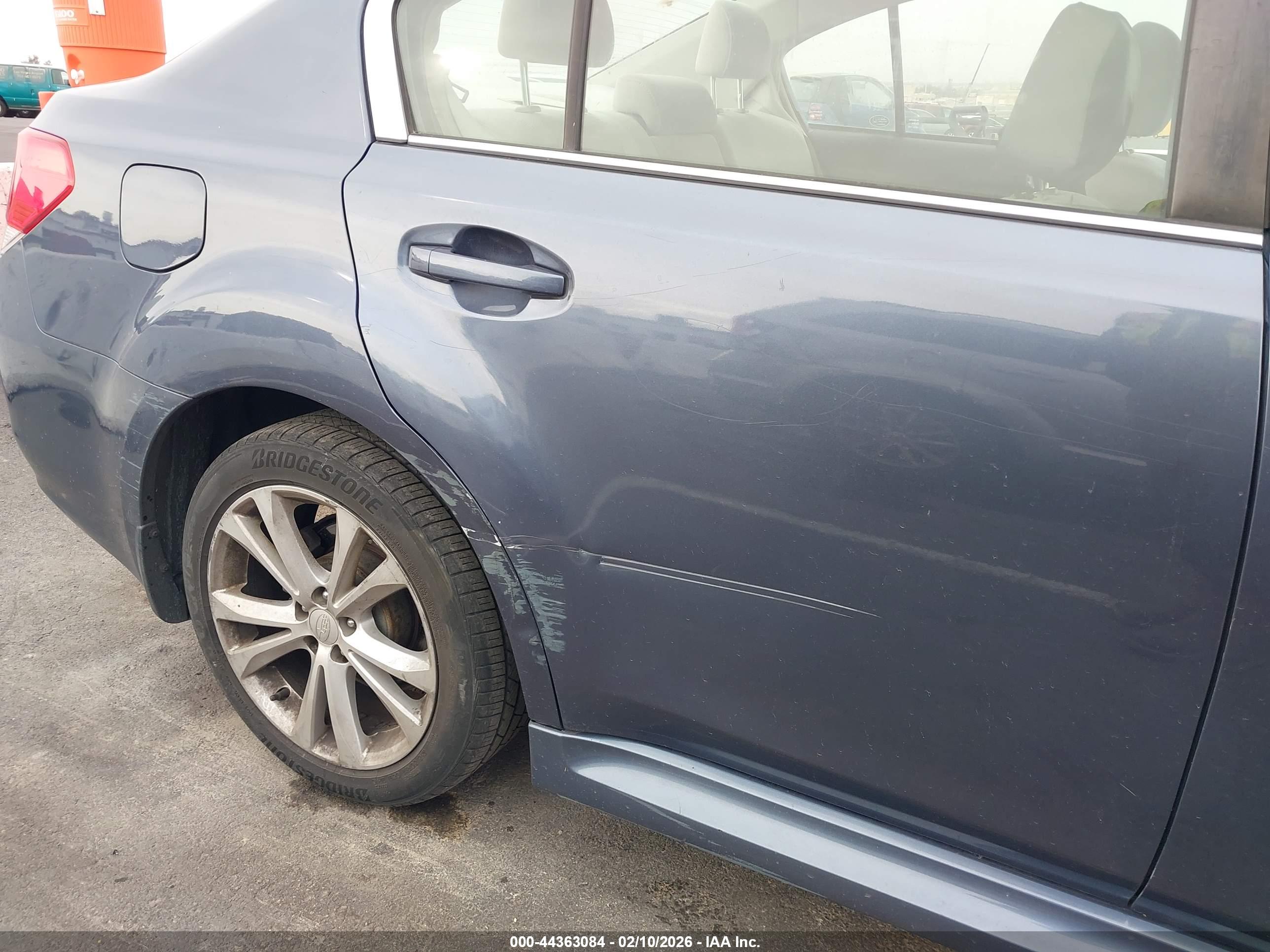 SUBARU LEGACY image 6