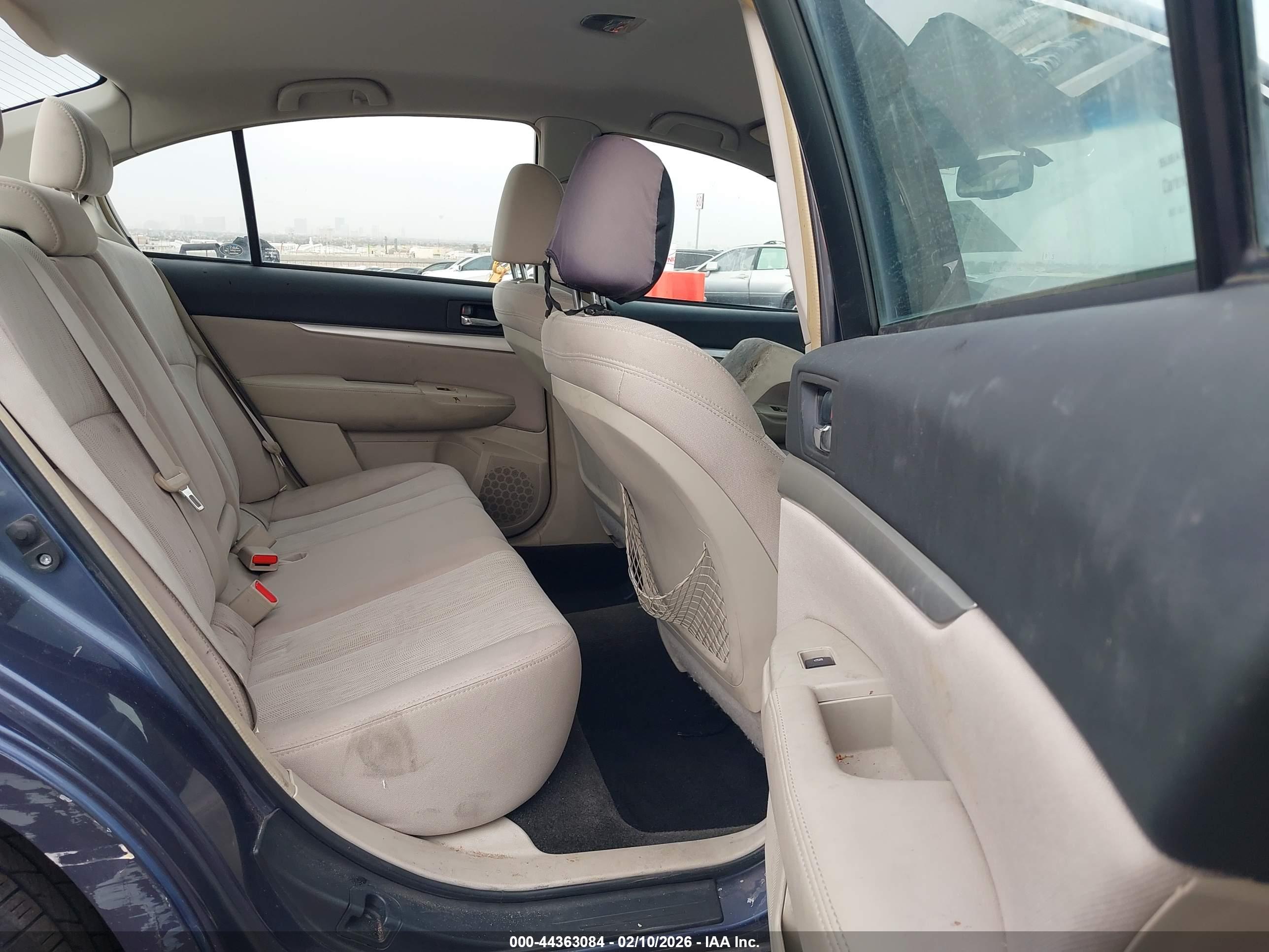 SUBARU LEGACY image 8
