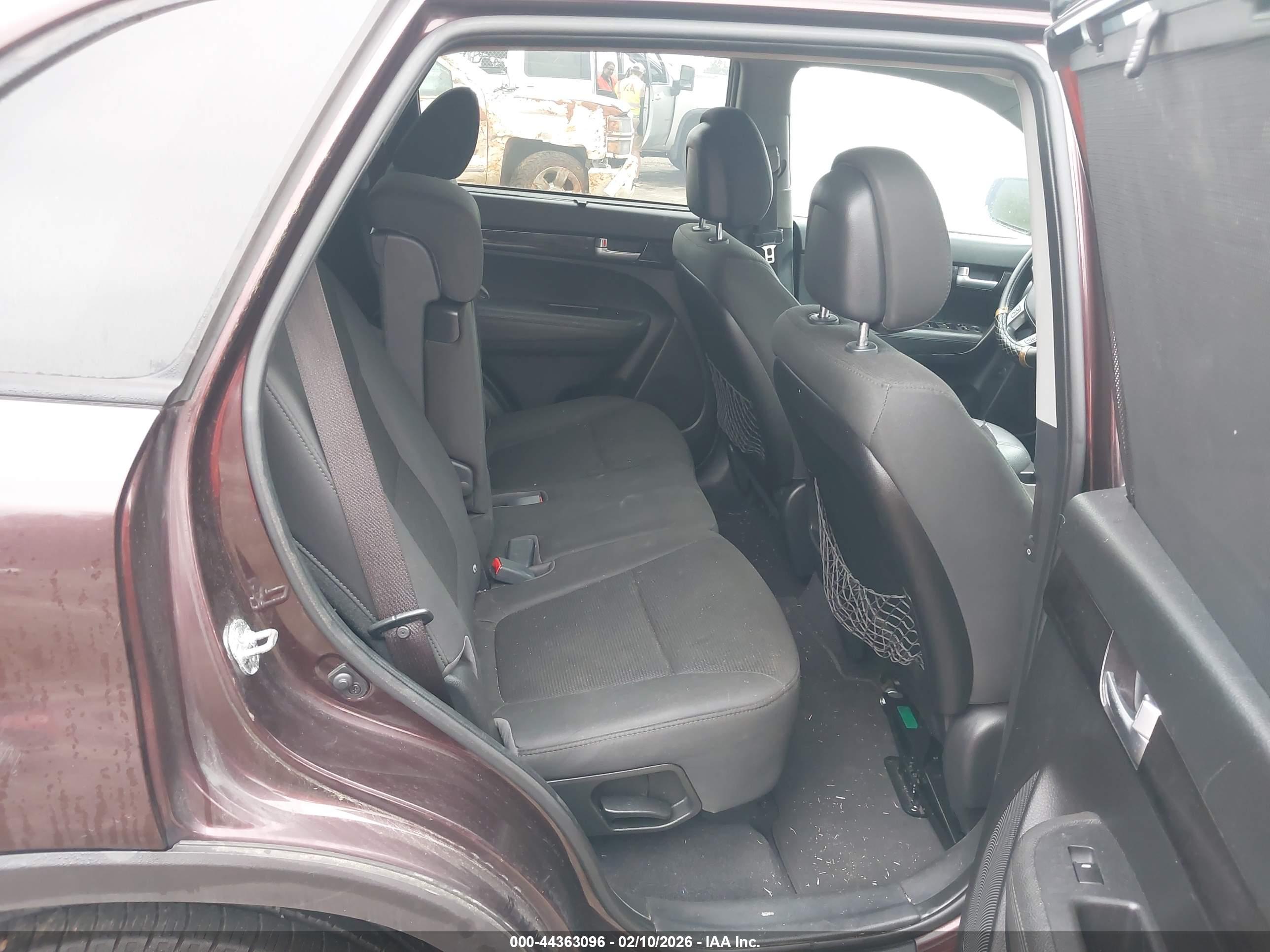 KIA SORENTO image 8