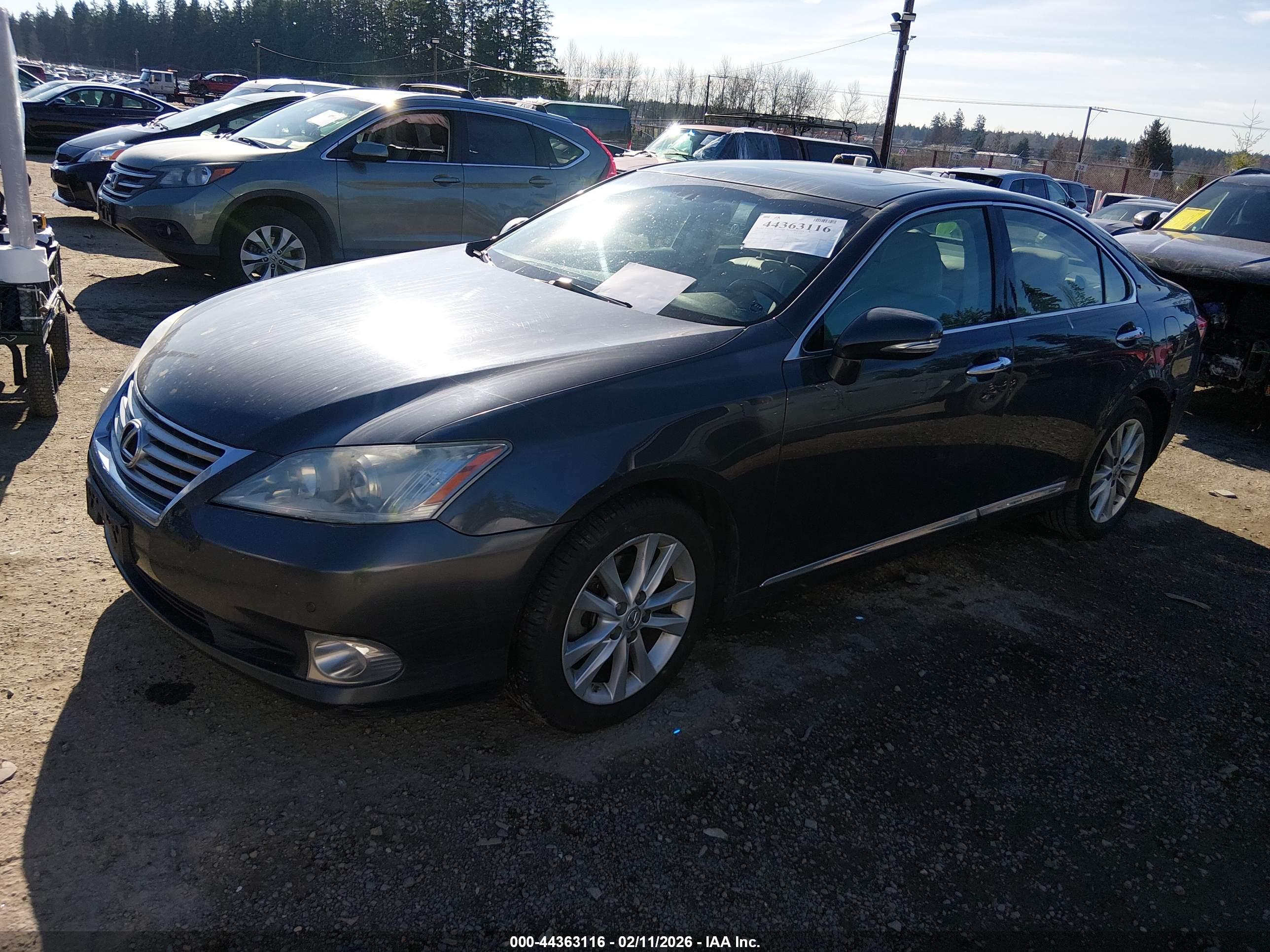 LEXUS ES image 2