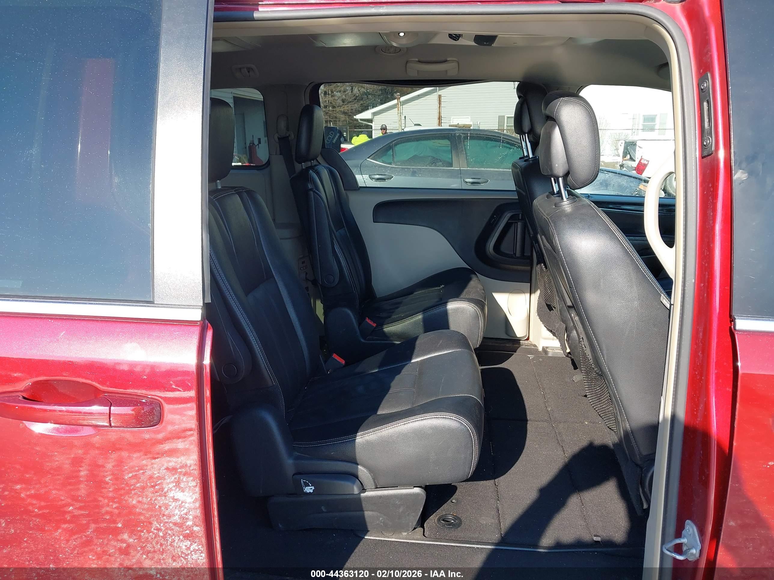 CHRYSLER TOWN image 8