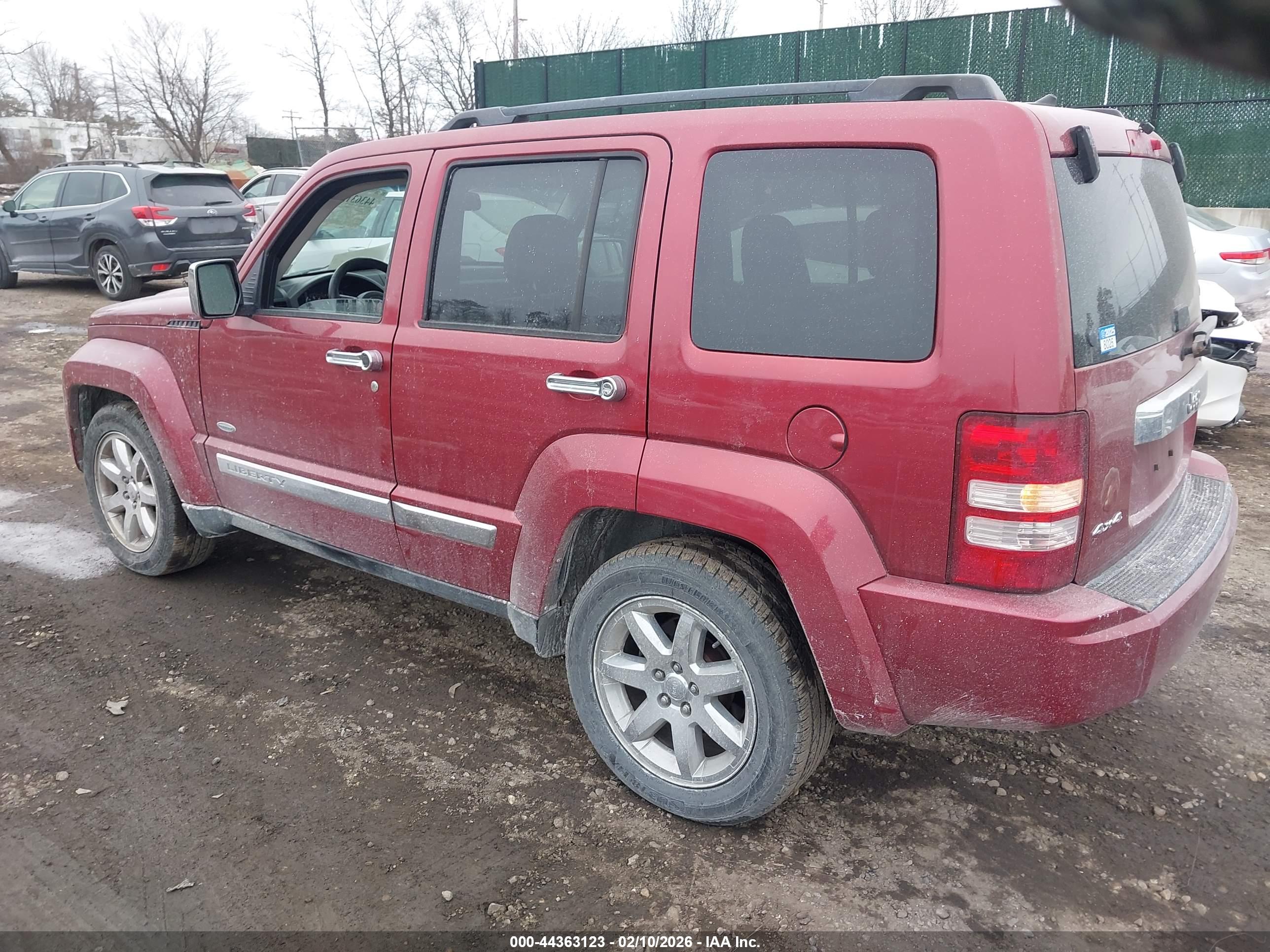 JEEP LIBERTY image 3
