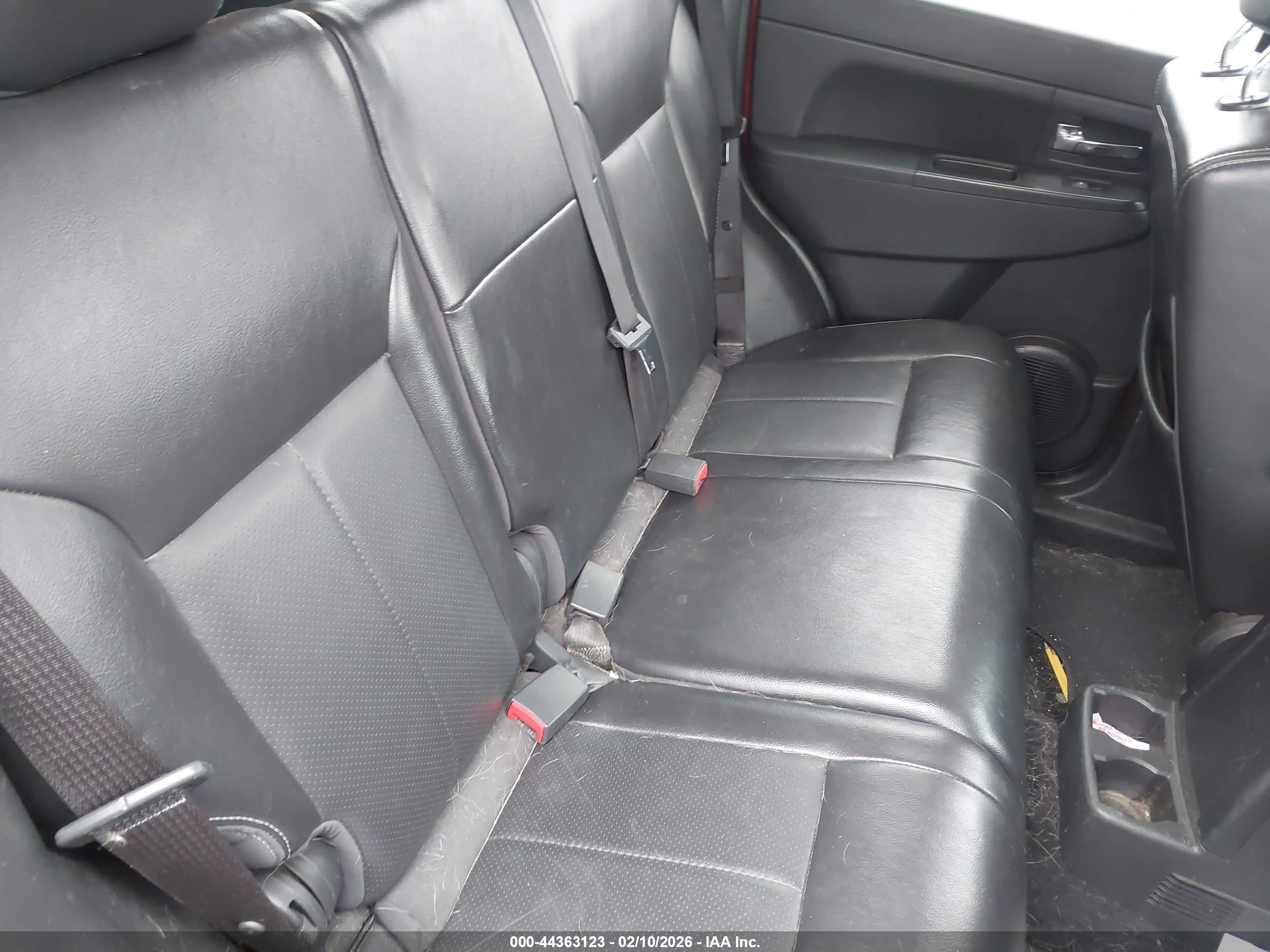 JEEP LIBERTY image 8