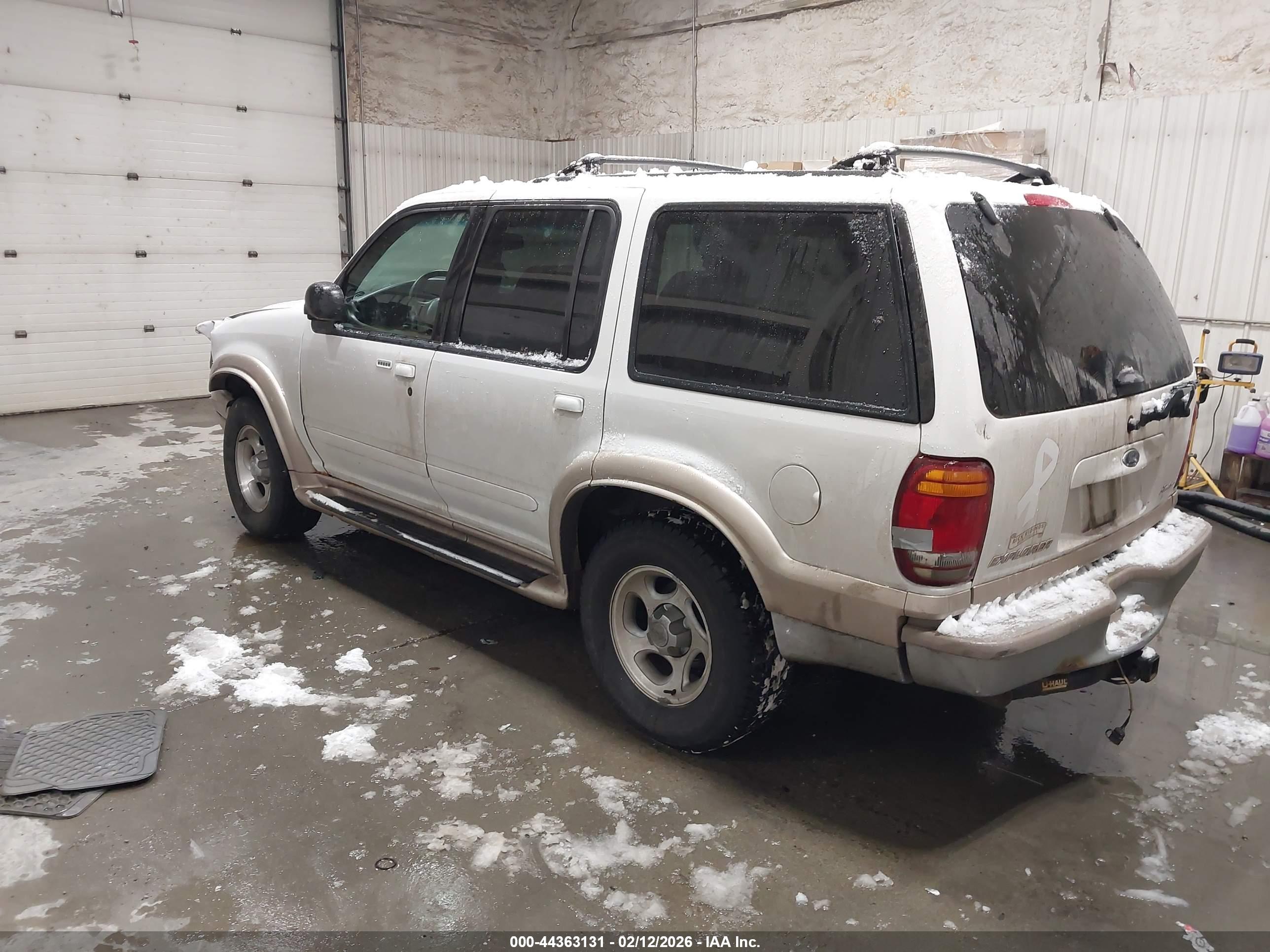 FORD EXPLORER image 3