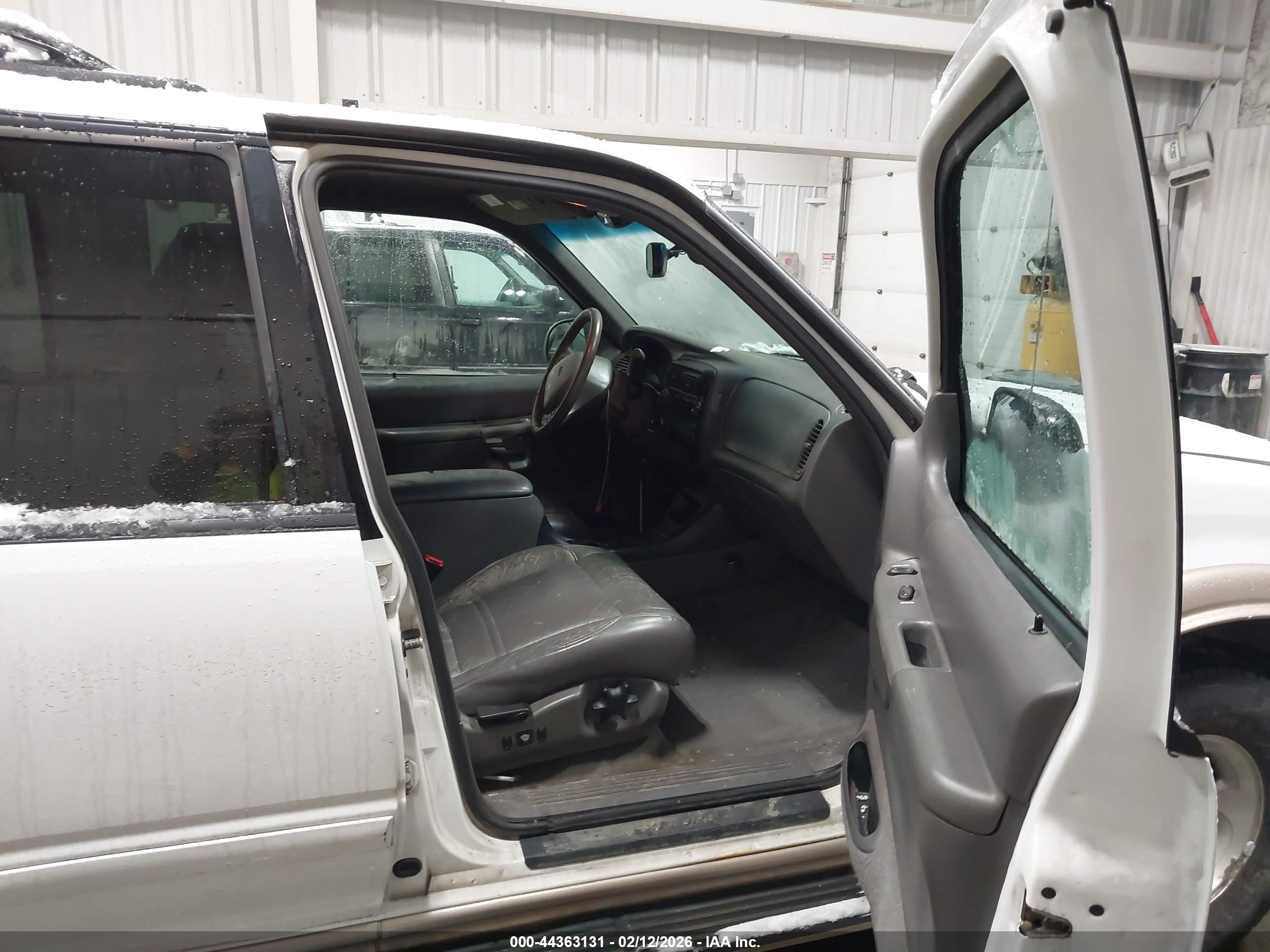 FORD EXPLORER image 5