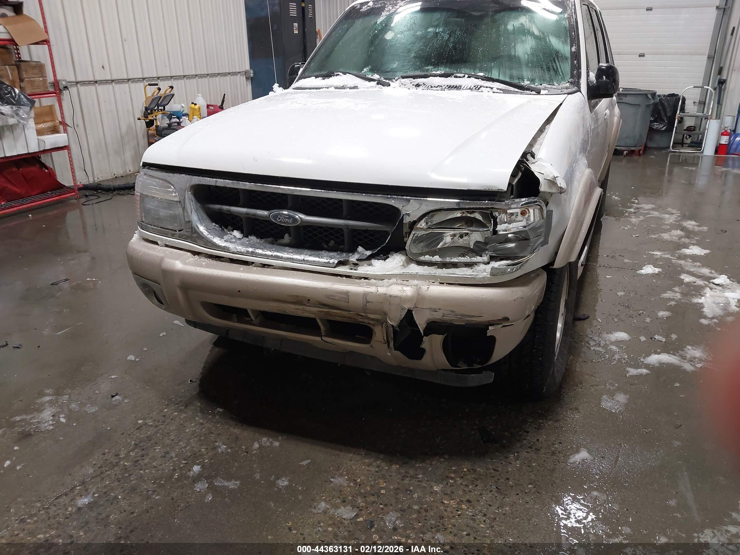 FORD EXPLORER image 6