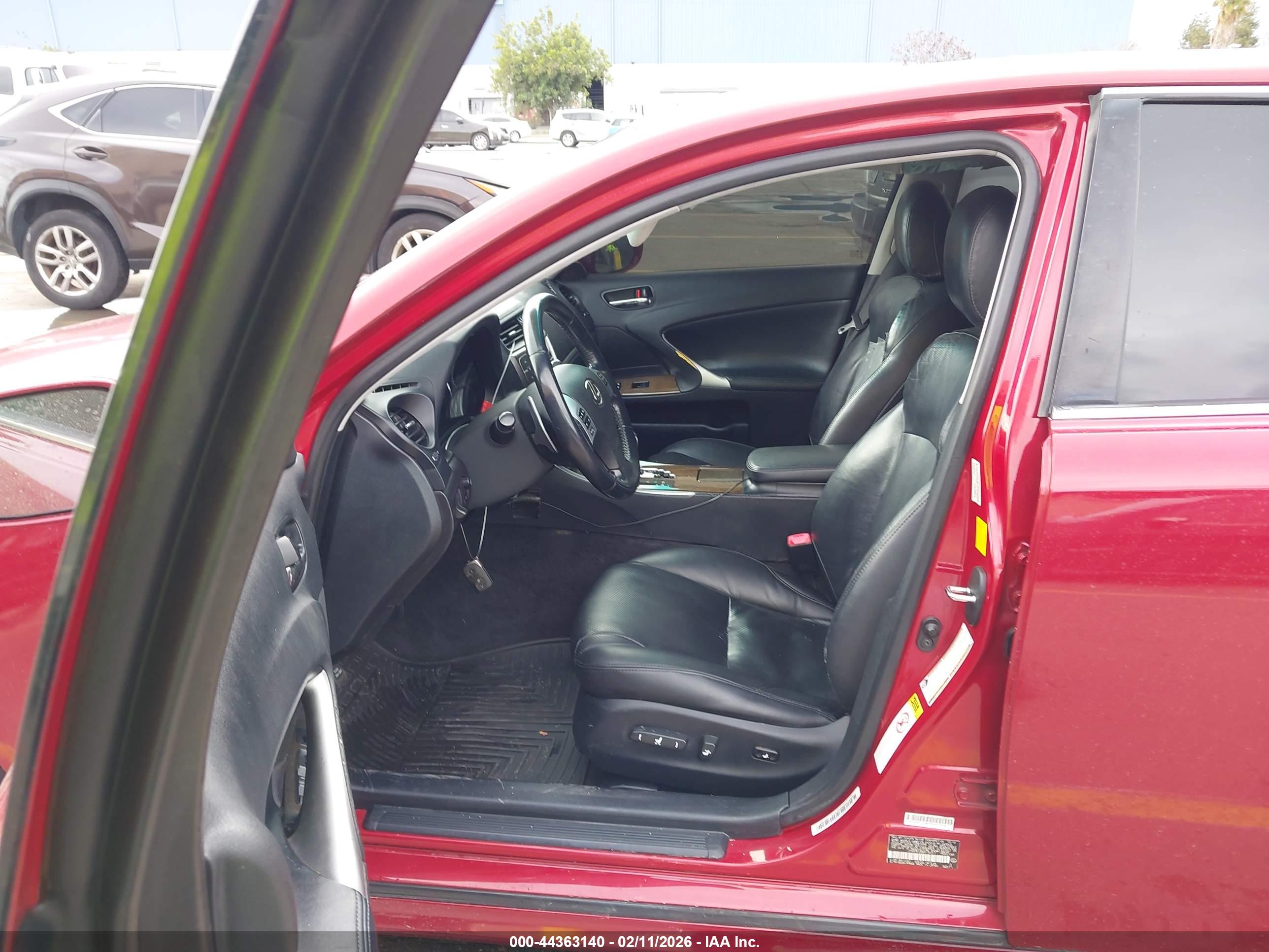 LEXUS IS image 5