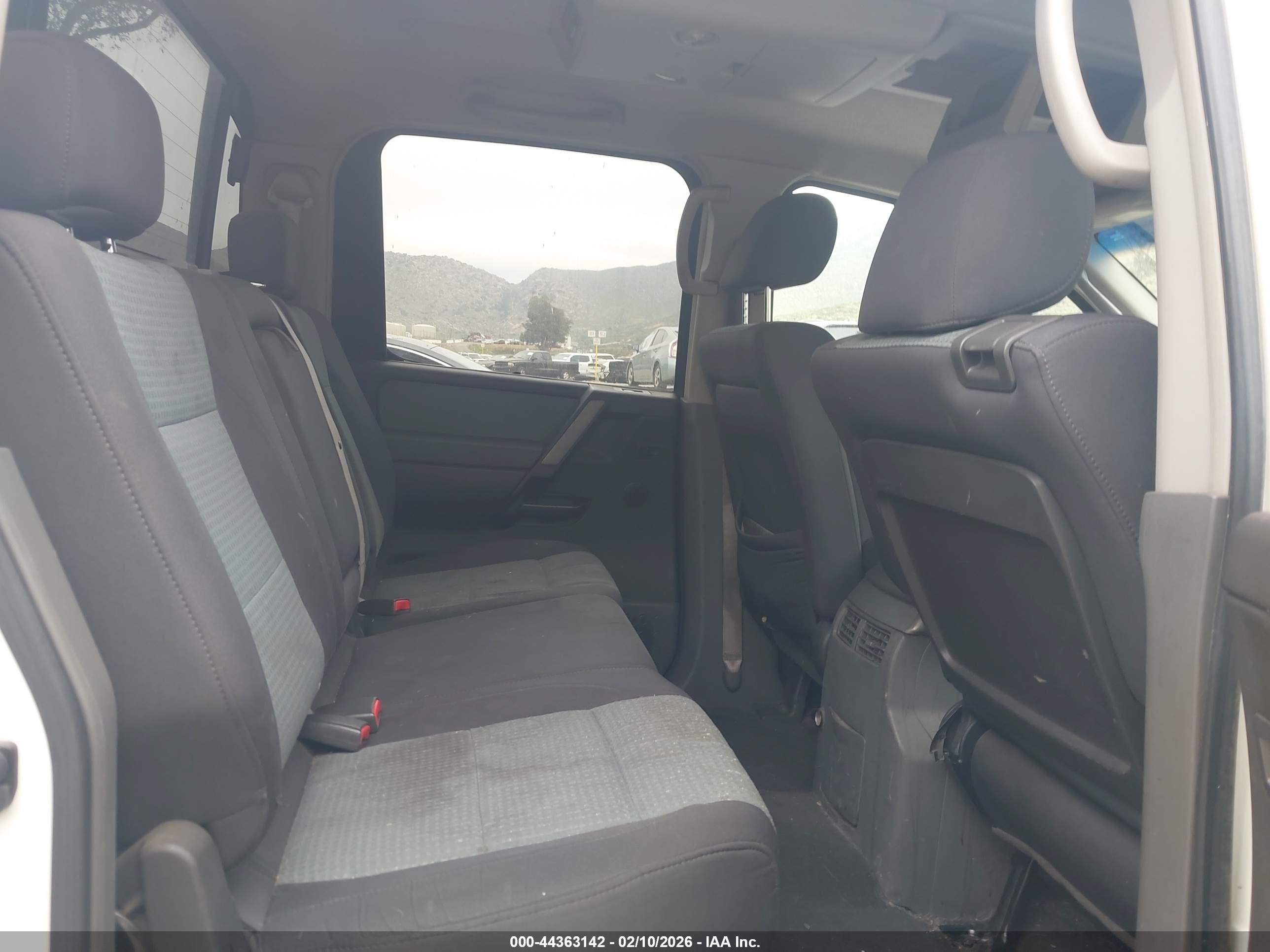 NISSAN TITAN image 8