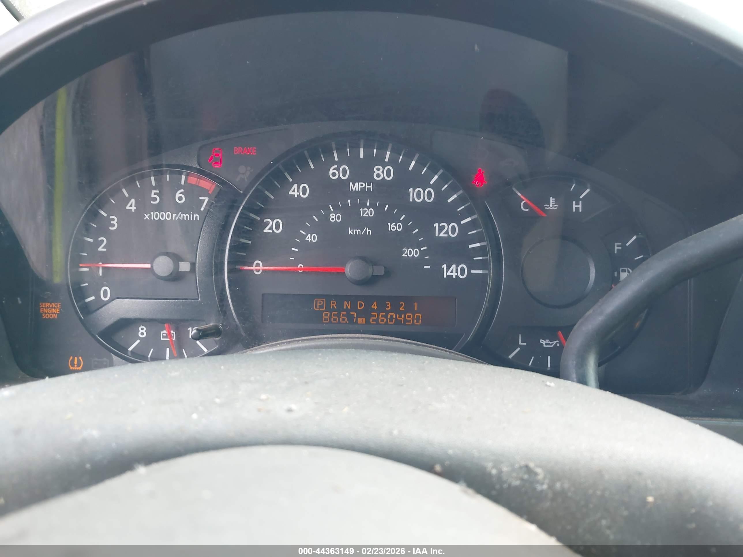 NISSAN TITAN image 7