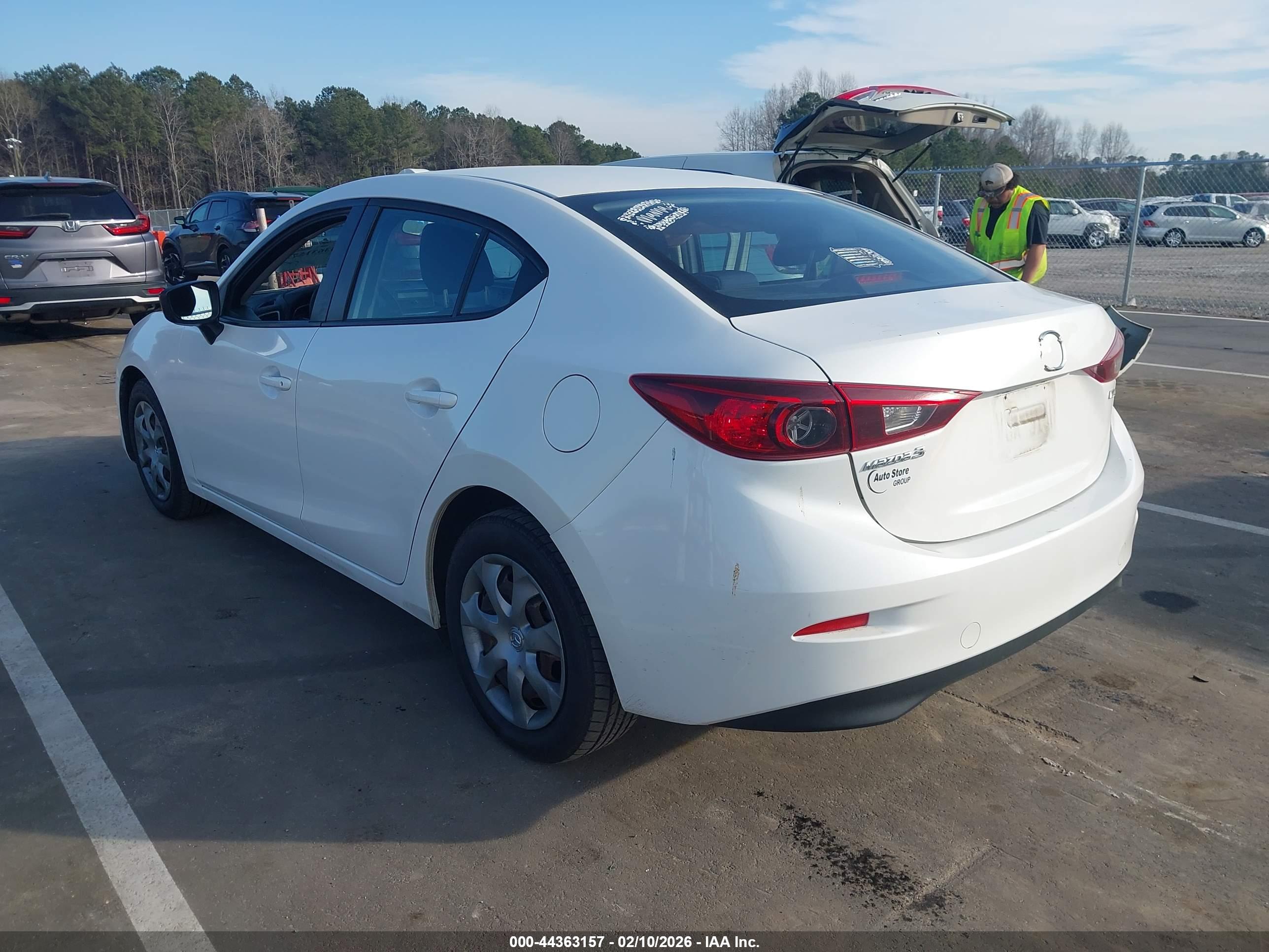 MAZDA MAZDA3 image 3