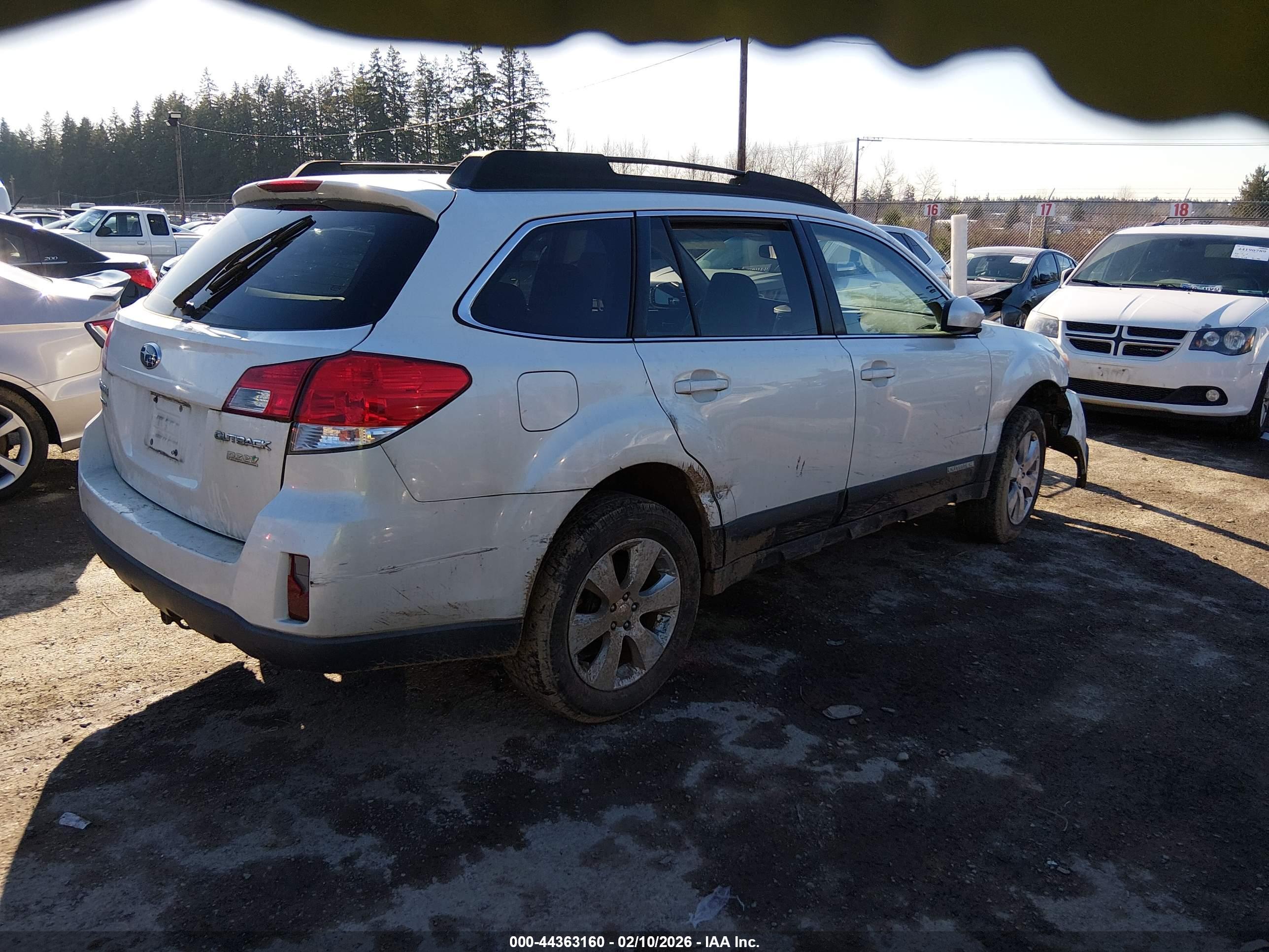 SUBARU OUTBACK image 4
