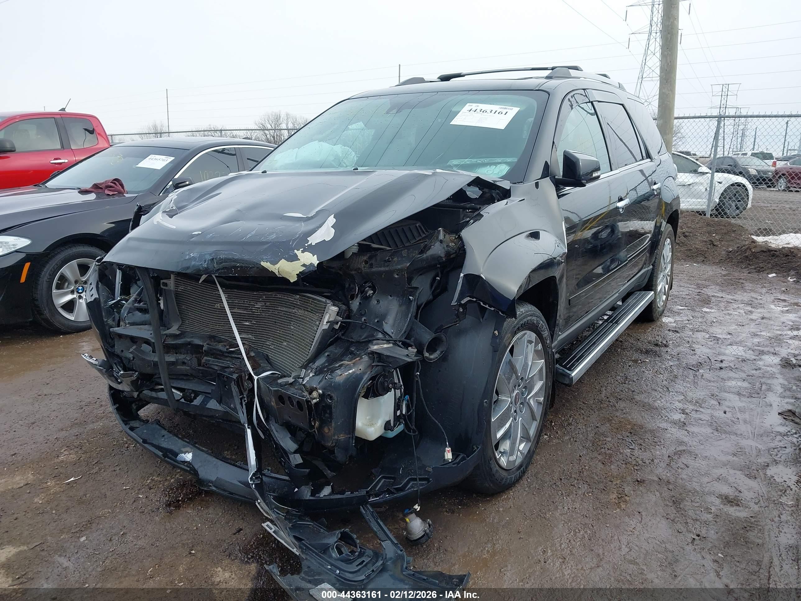 GMC ACADIA image 2