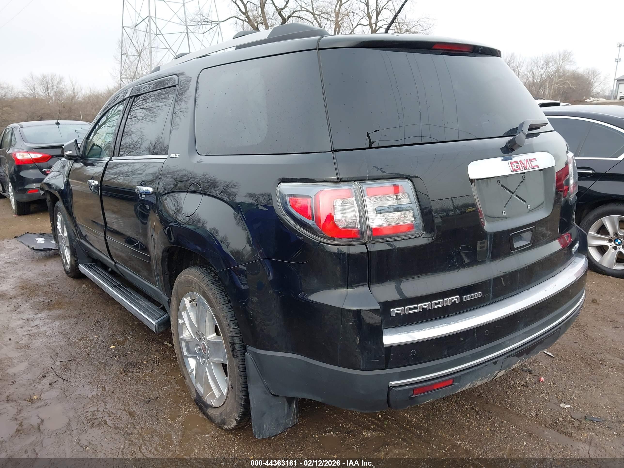 GMC ACADIA image 3