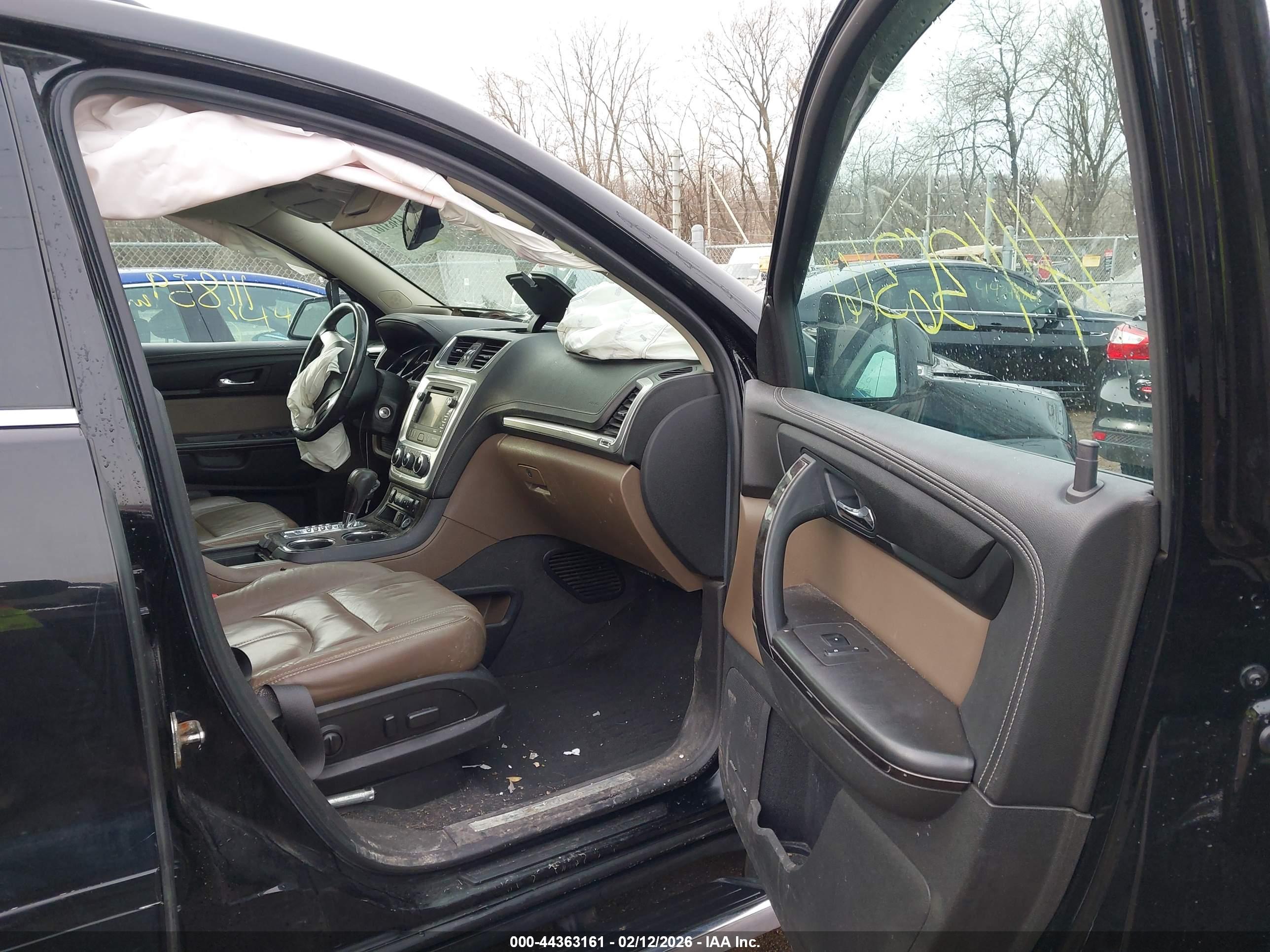 GMC ACADIA image 5