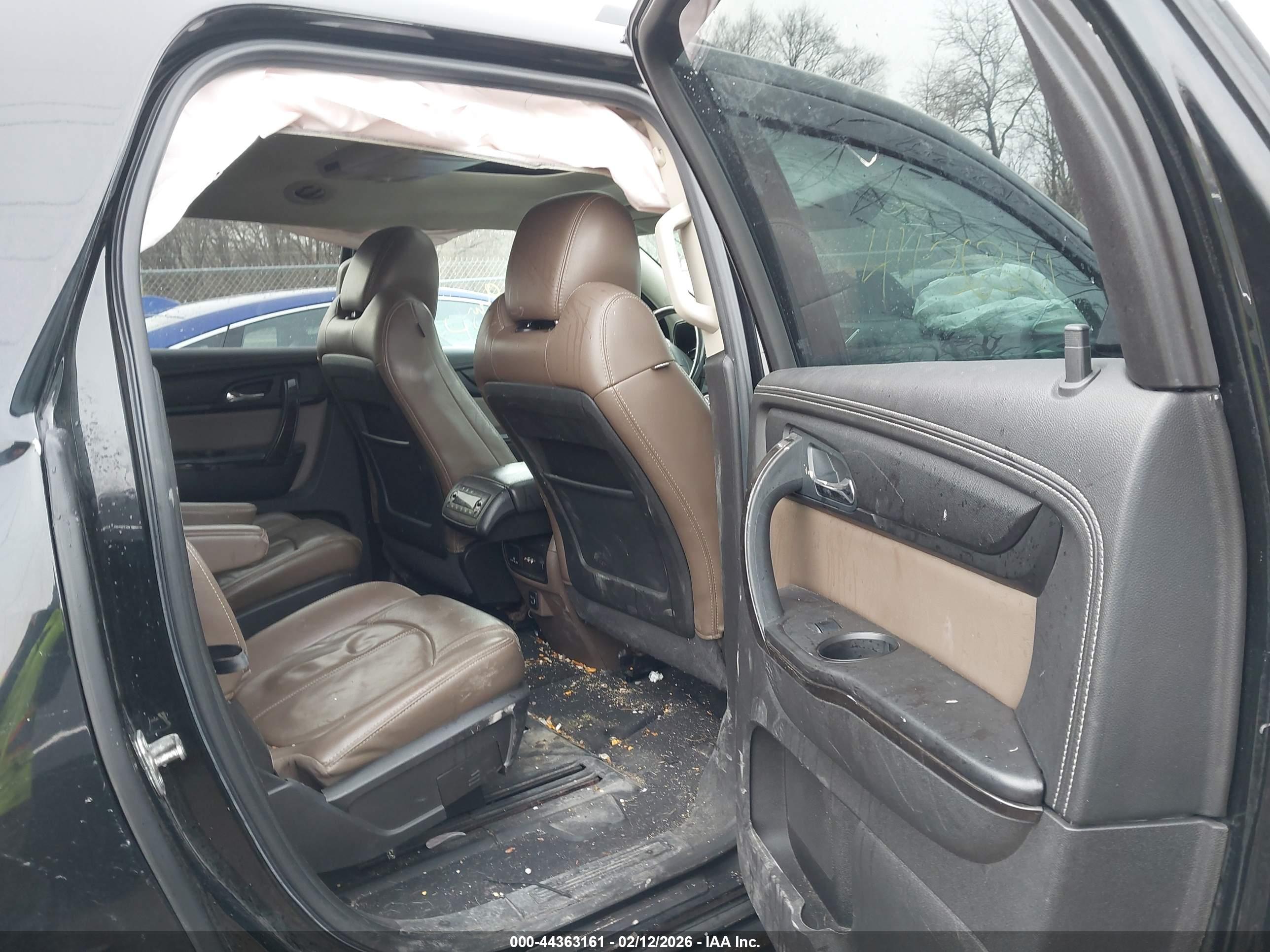GMC ACADIA image 8