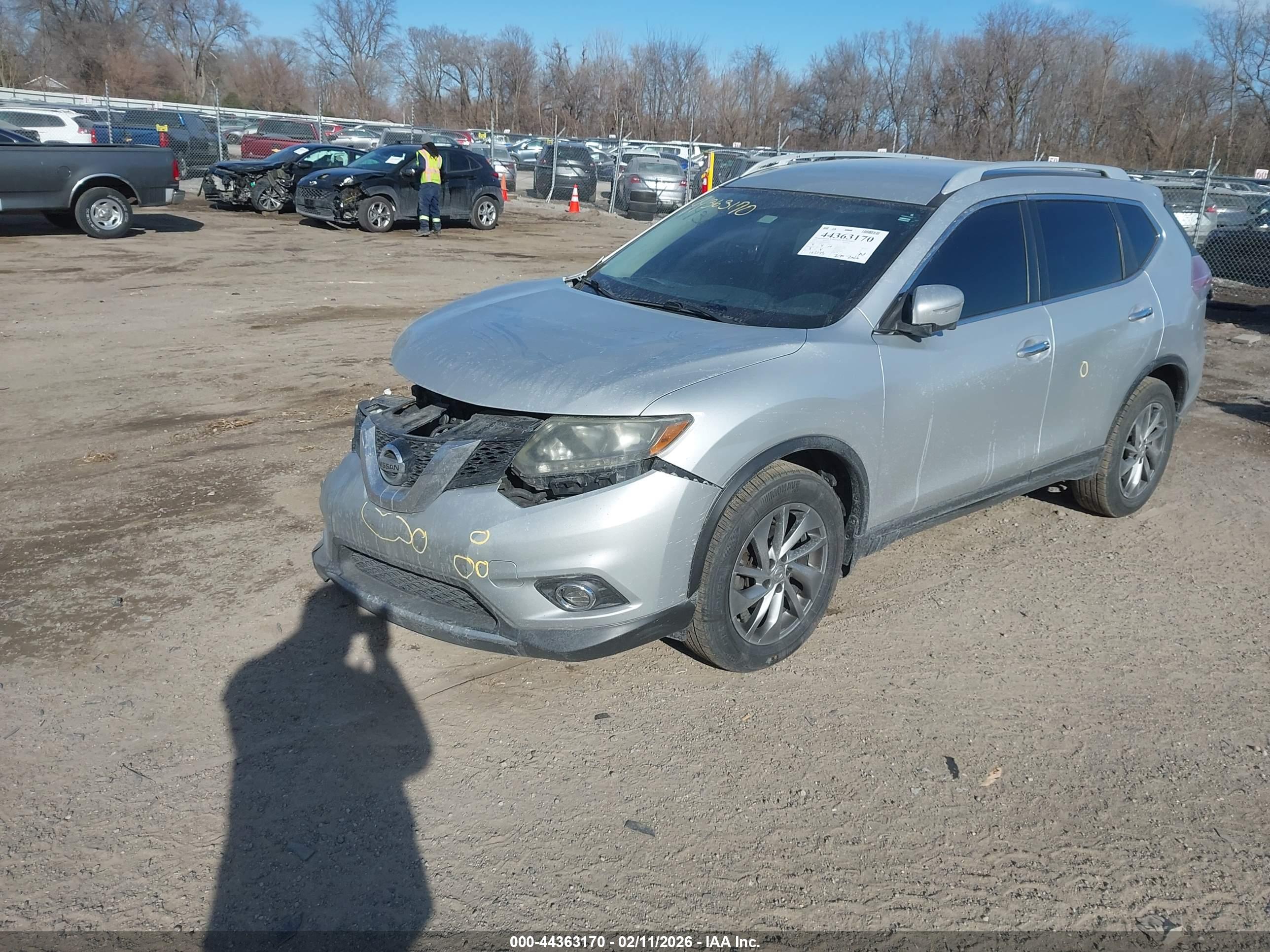 NISSAN ROGUE image 2