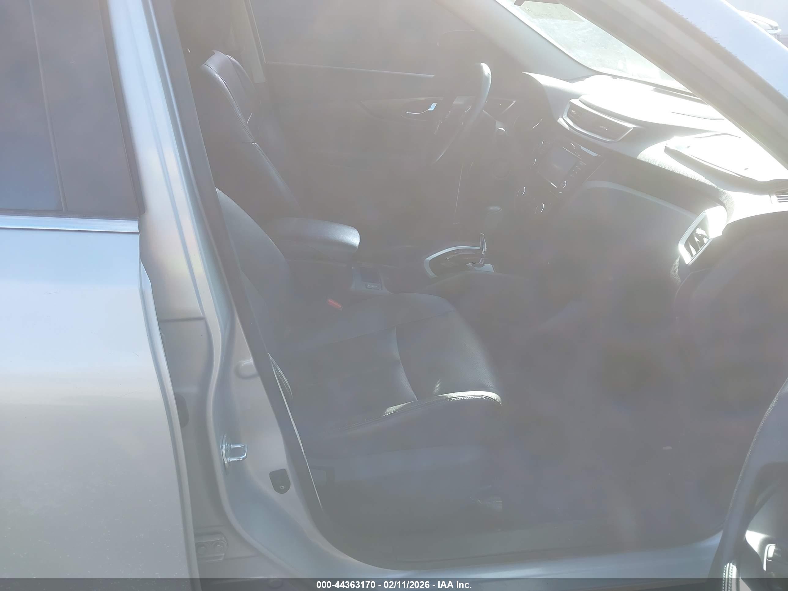 NISSAN ROGUE image 5