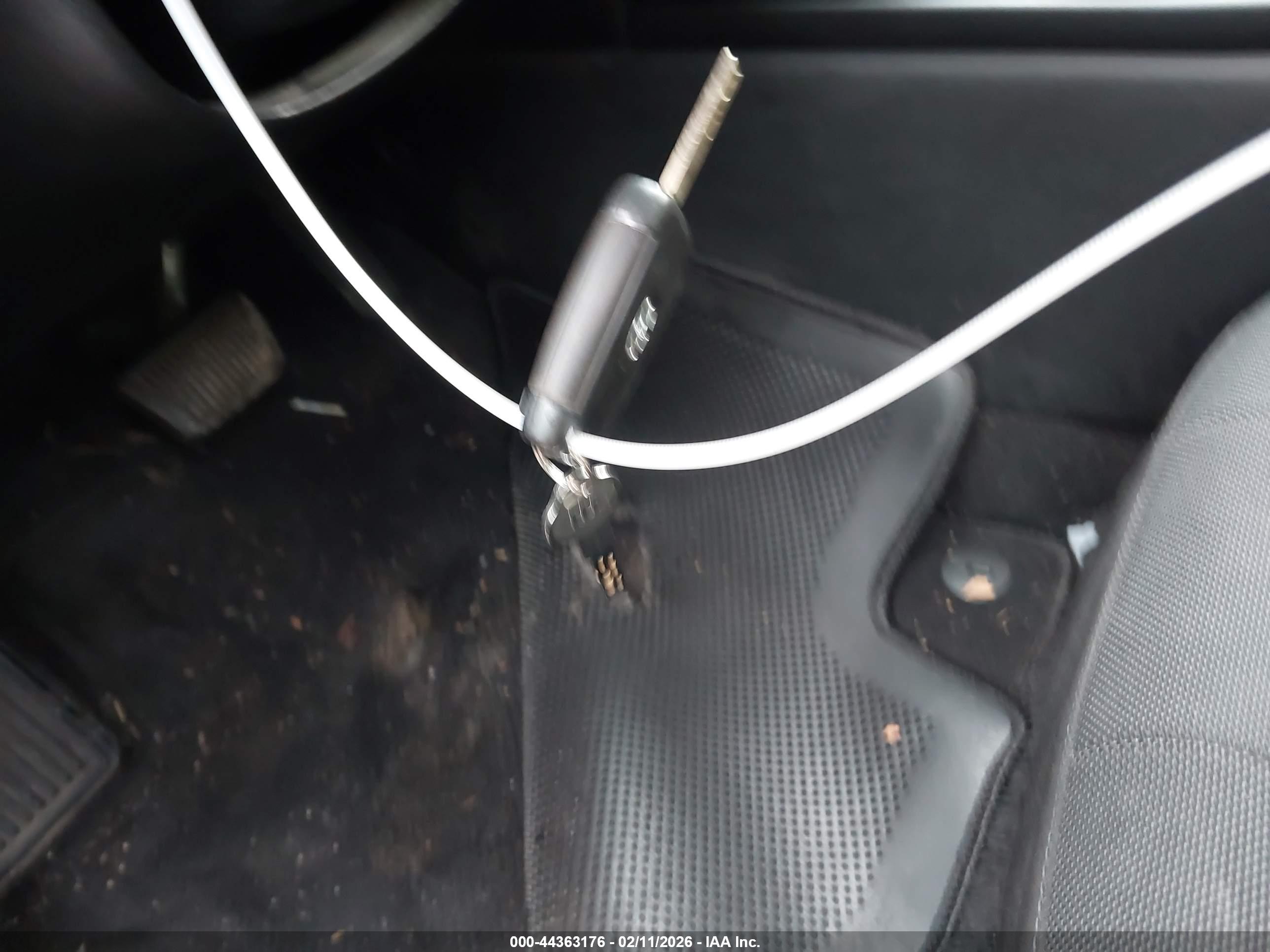 HYUNDAI ELANTRA image 11