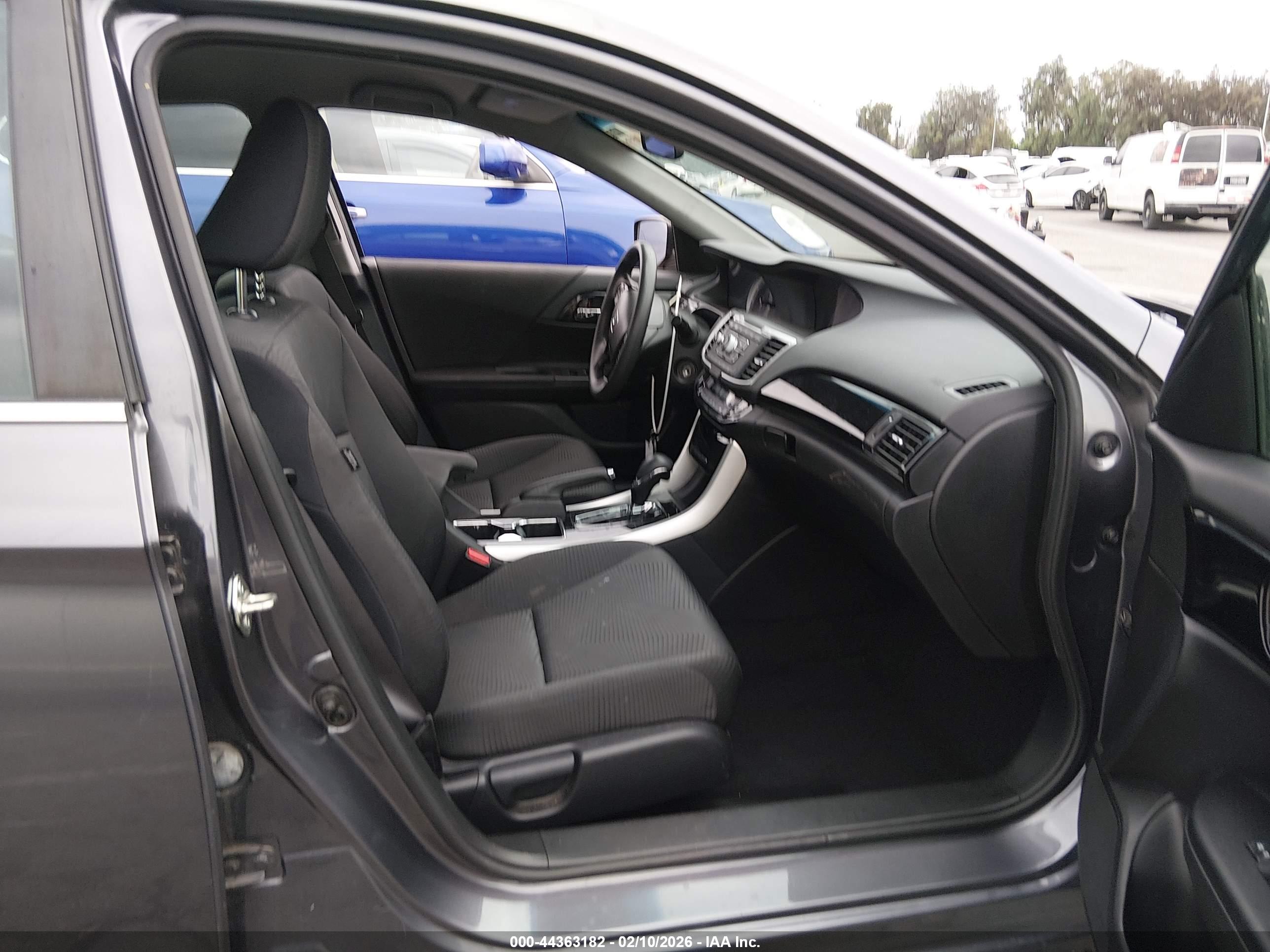 HONDA ACCORD image 5
