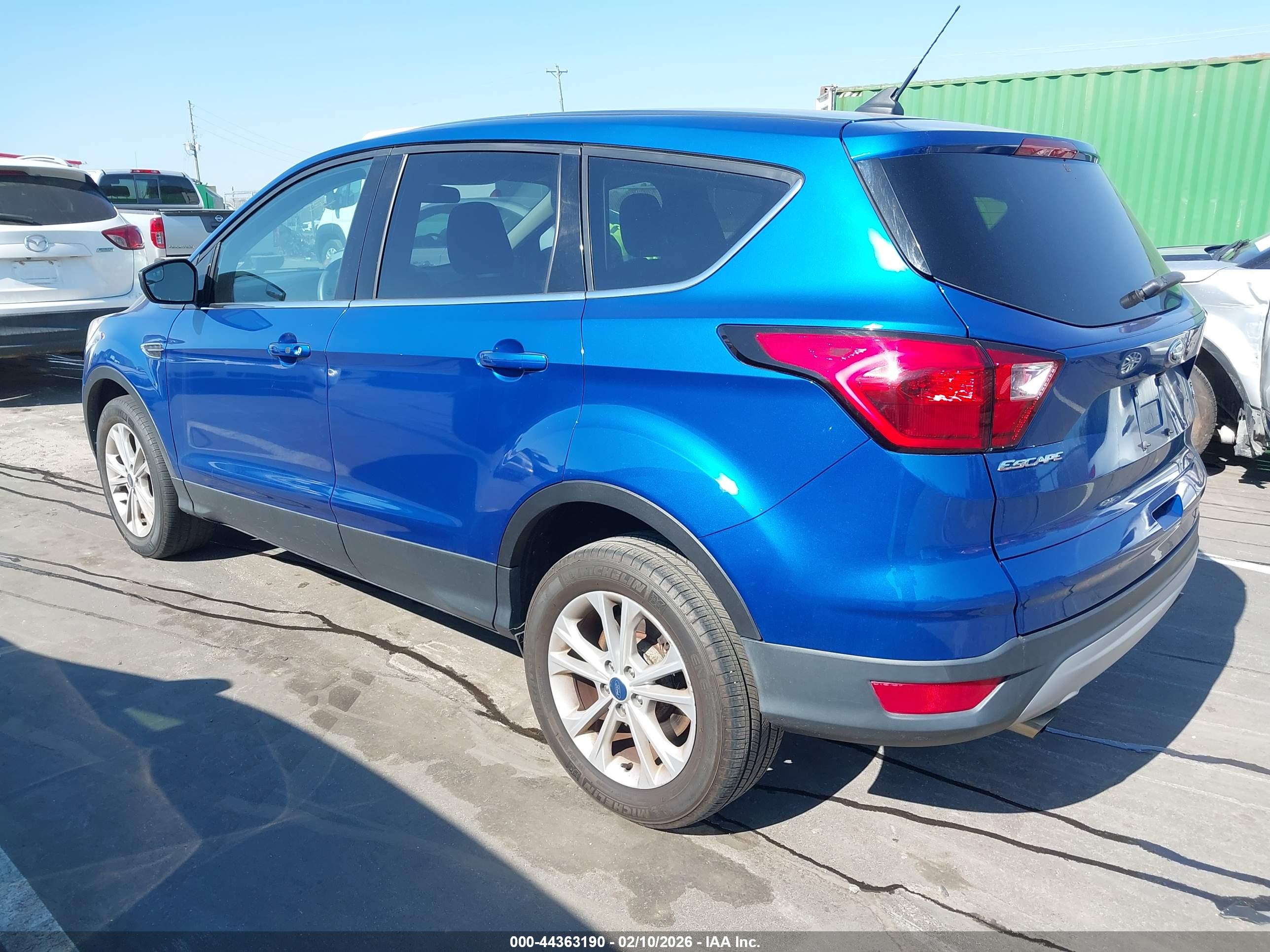 FORD ESCAPE image 3
