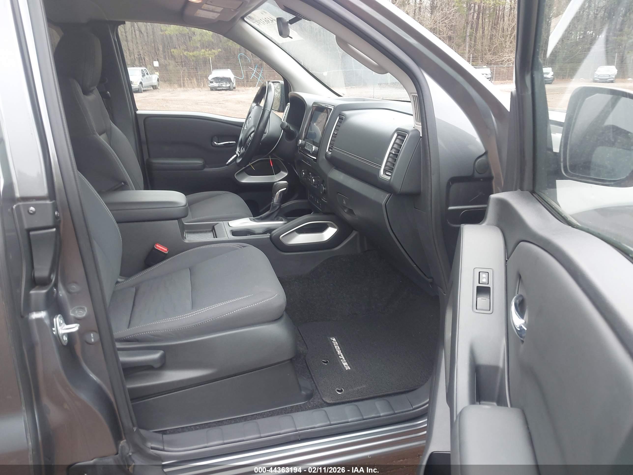 NISSAN FRONTIER image 5