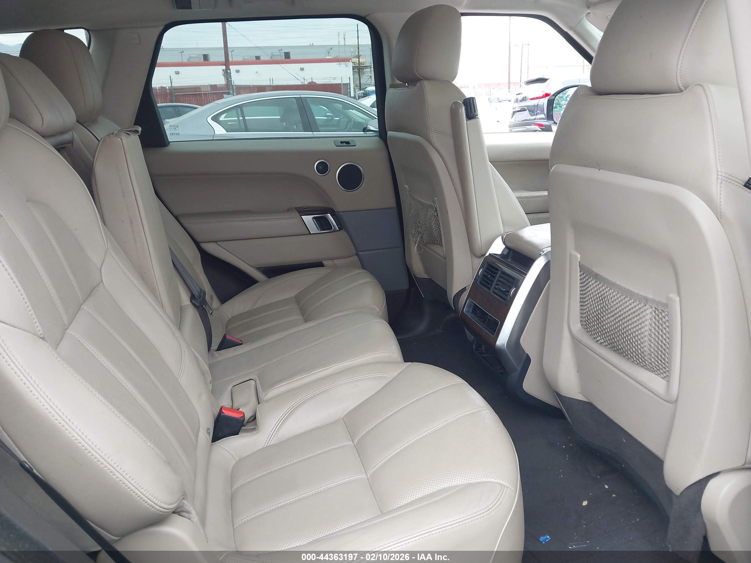 LAND ROVER image 8