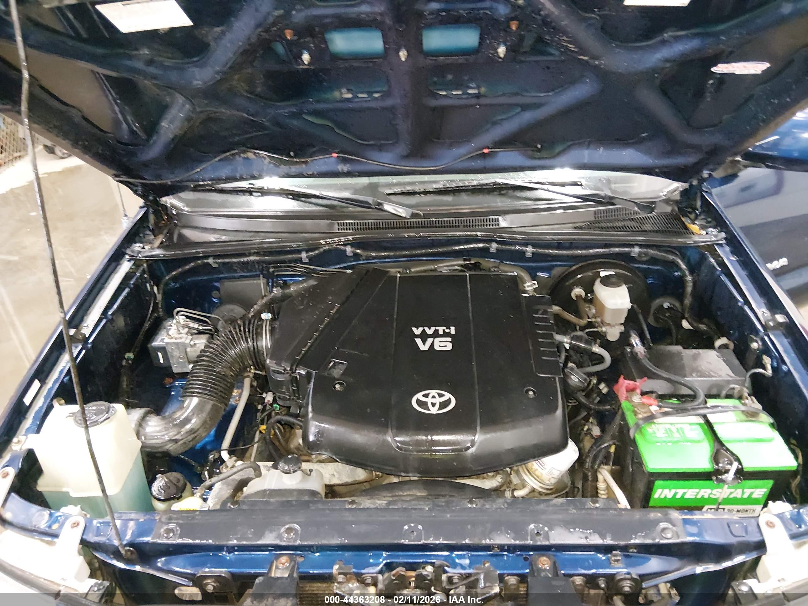 TOYOTA TACOMA image 10
