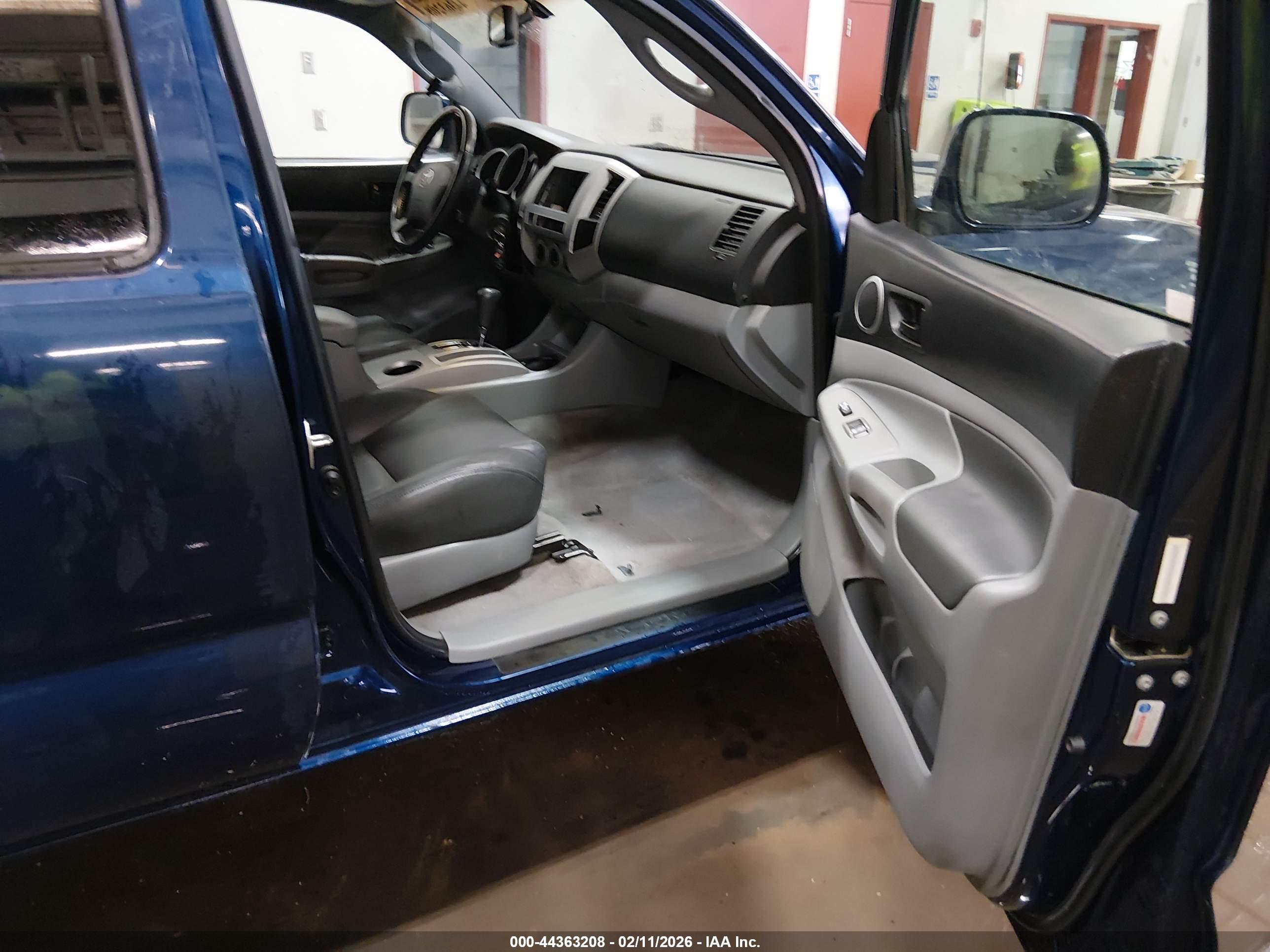 TOYOTA TACOMA image 5